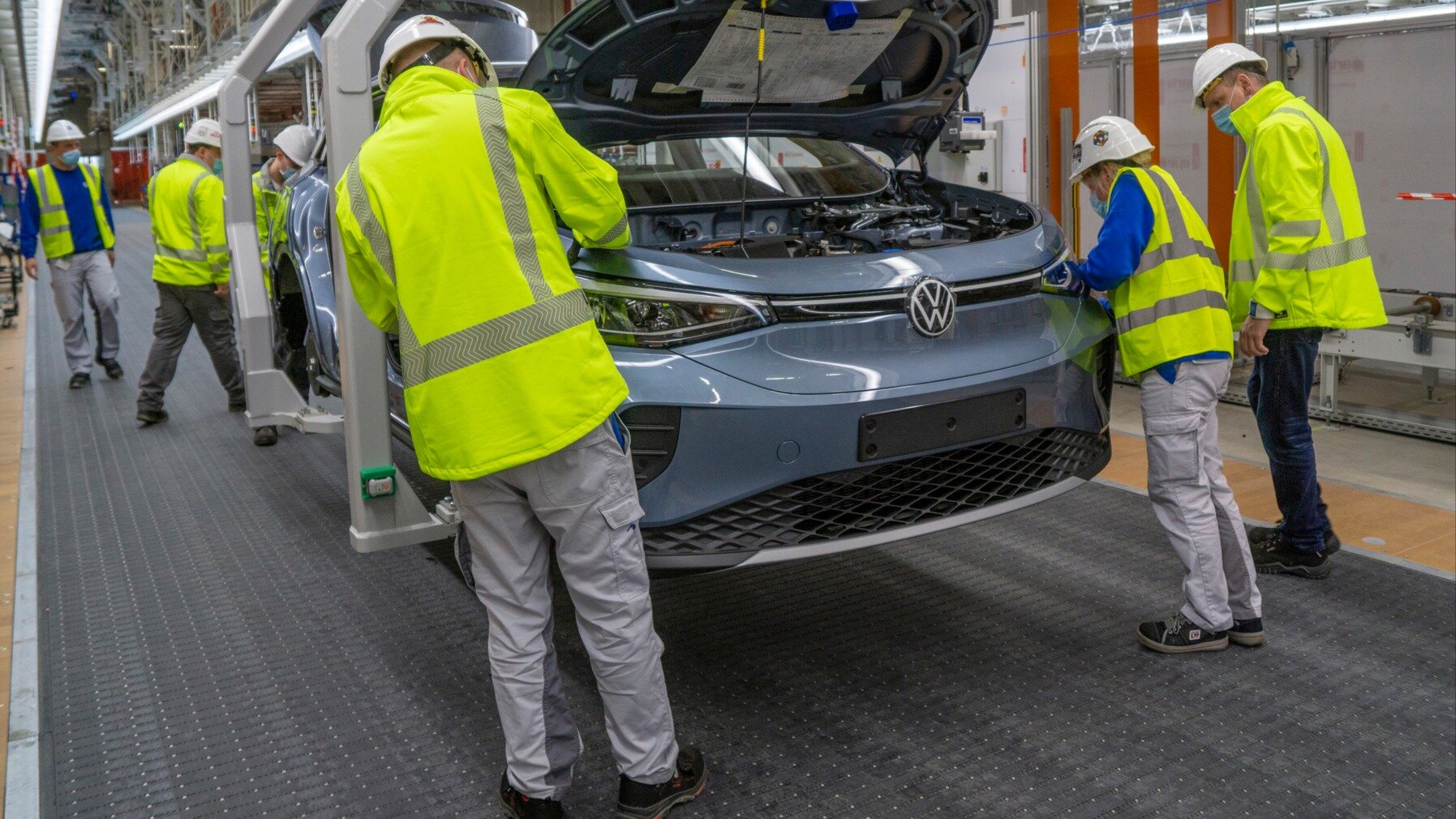 Volkswagen сократит офисных сотрудников