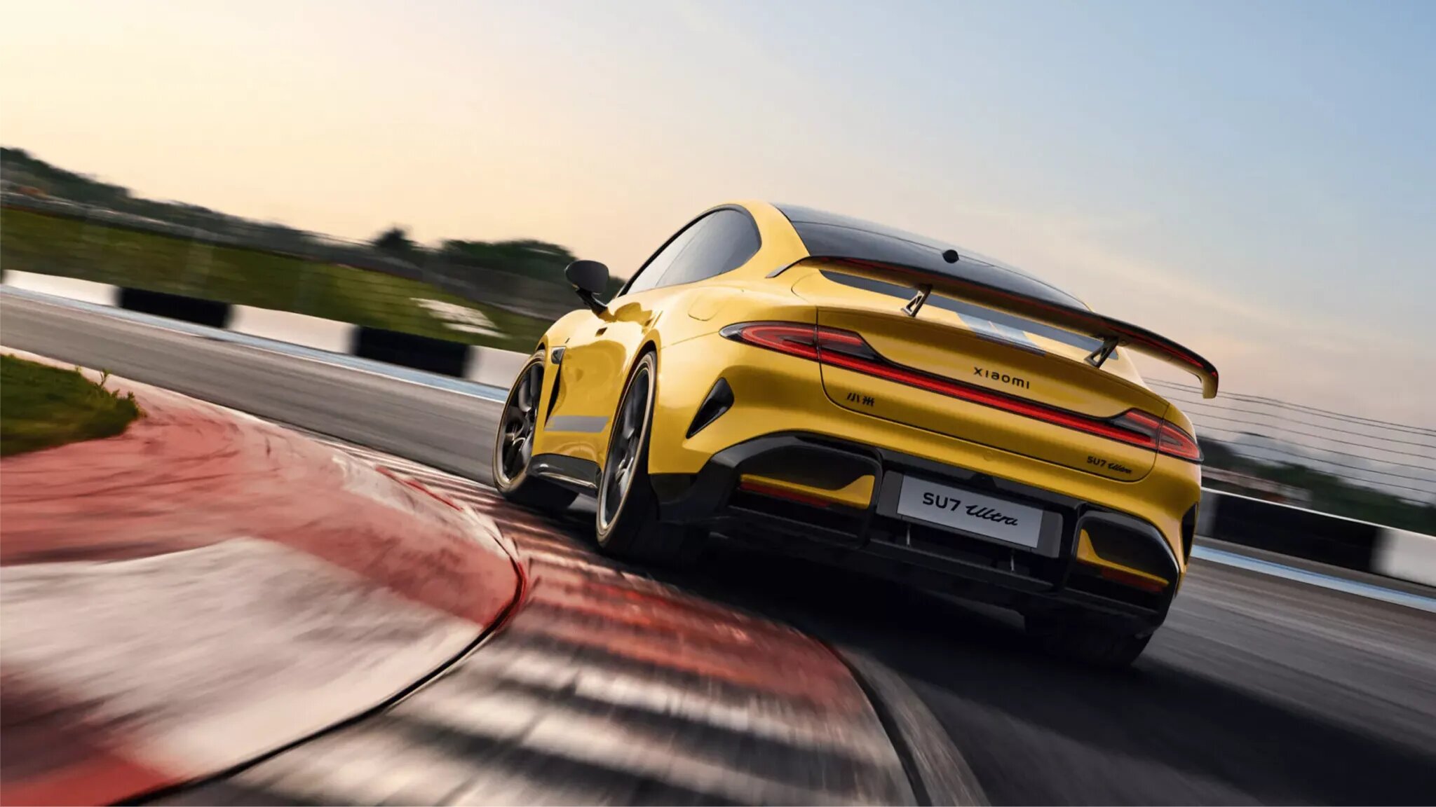Xiaomi SU7 Ultra побил два рекорда Porsche Taycan на автодроме Шанхая