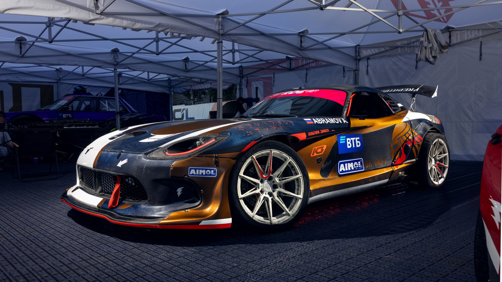 Гоночный Dodge Viper за 50 миллионов: изучаем самый мощный автомобиль RDS GP вместе с его создателем
