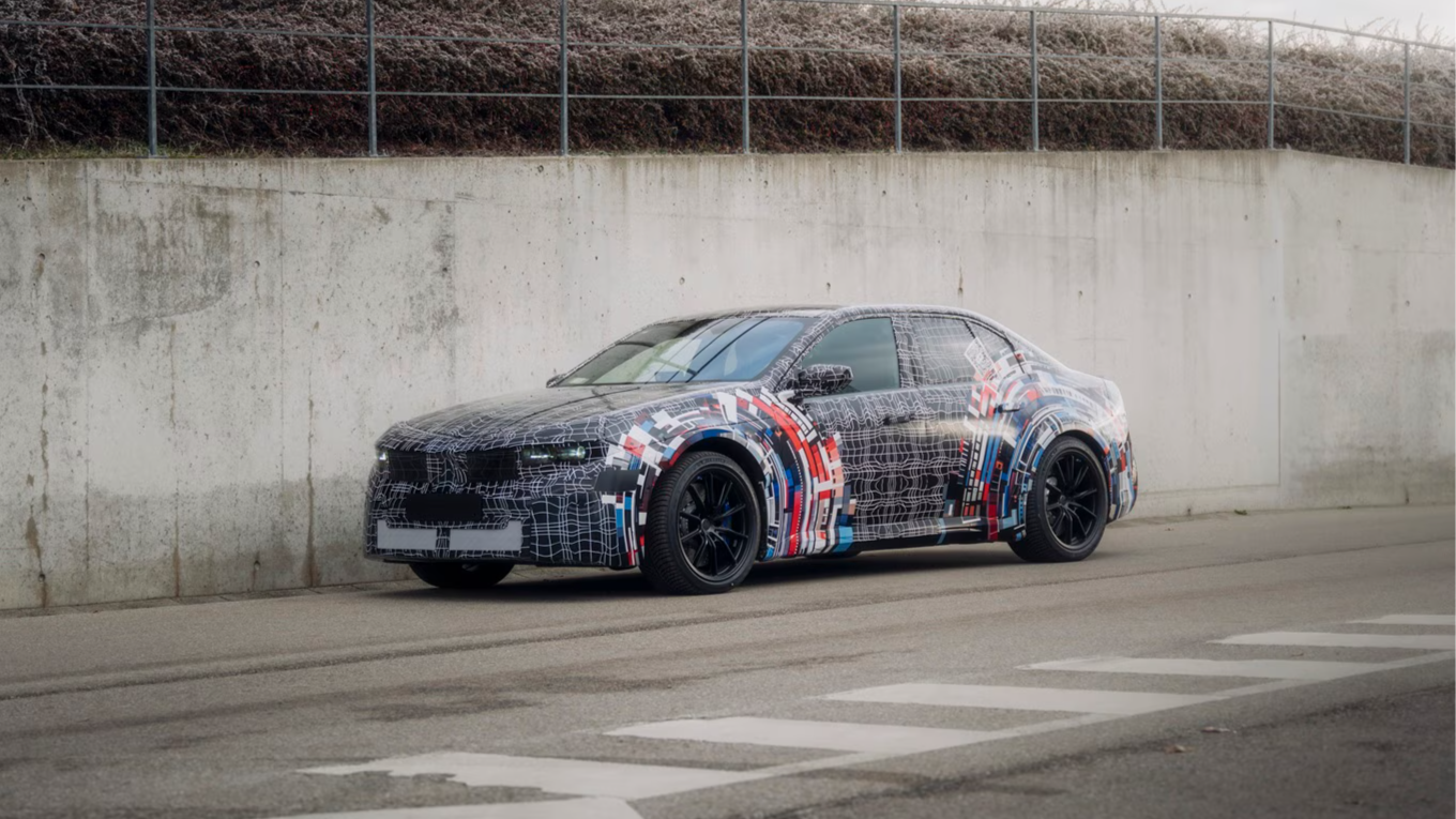 Новый седан BMW M на батарейках: первые фото