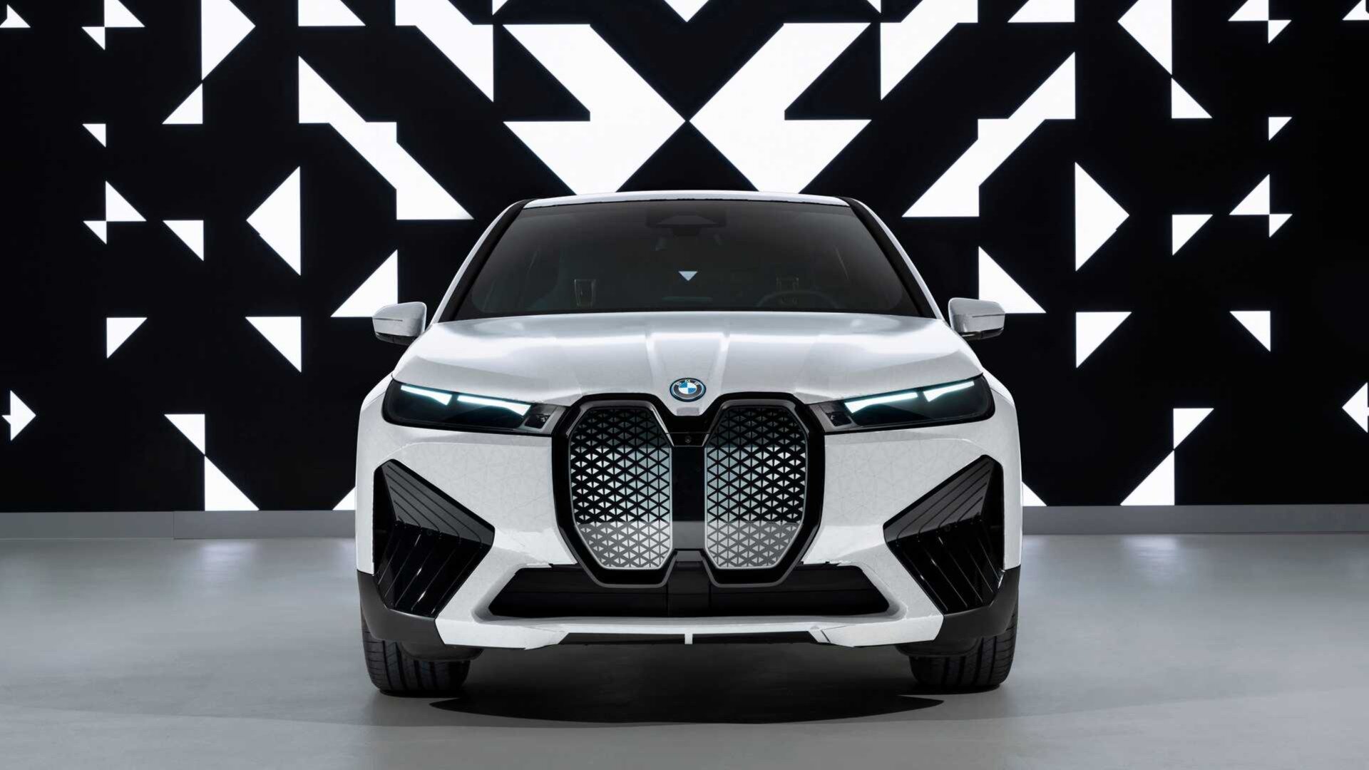 BMW готовит четыре больших электрокроссовера — iX6, iX7, iX8 и iX9