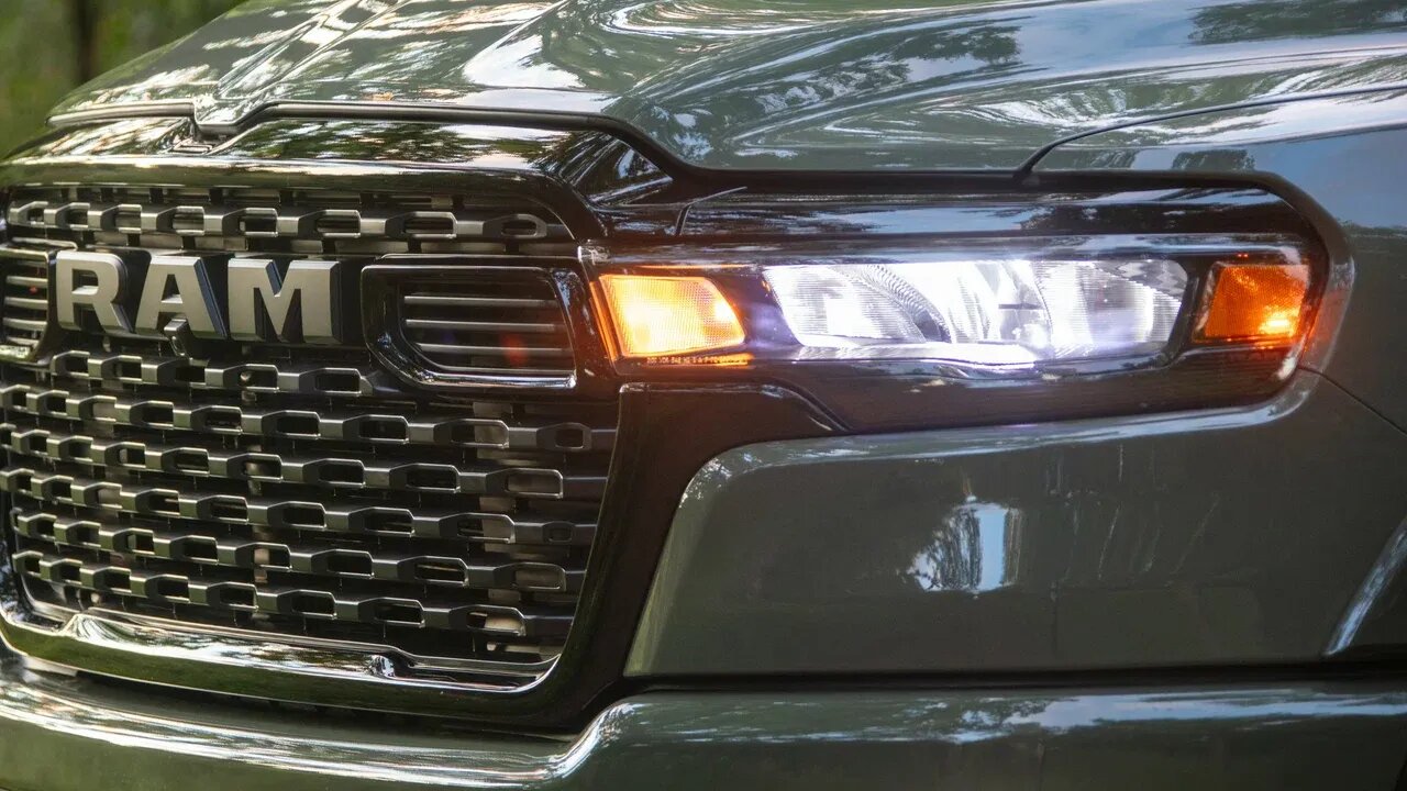 RAM 1500 оказался популярнее отечественных и китайских пикапов в России