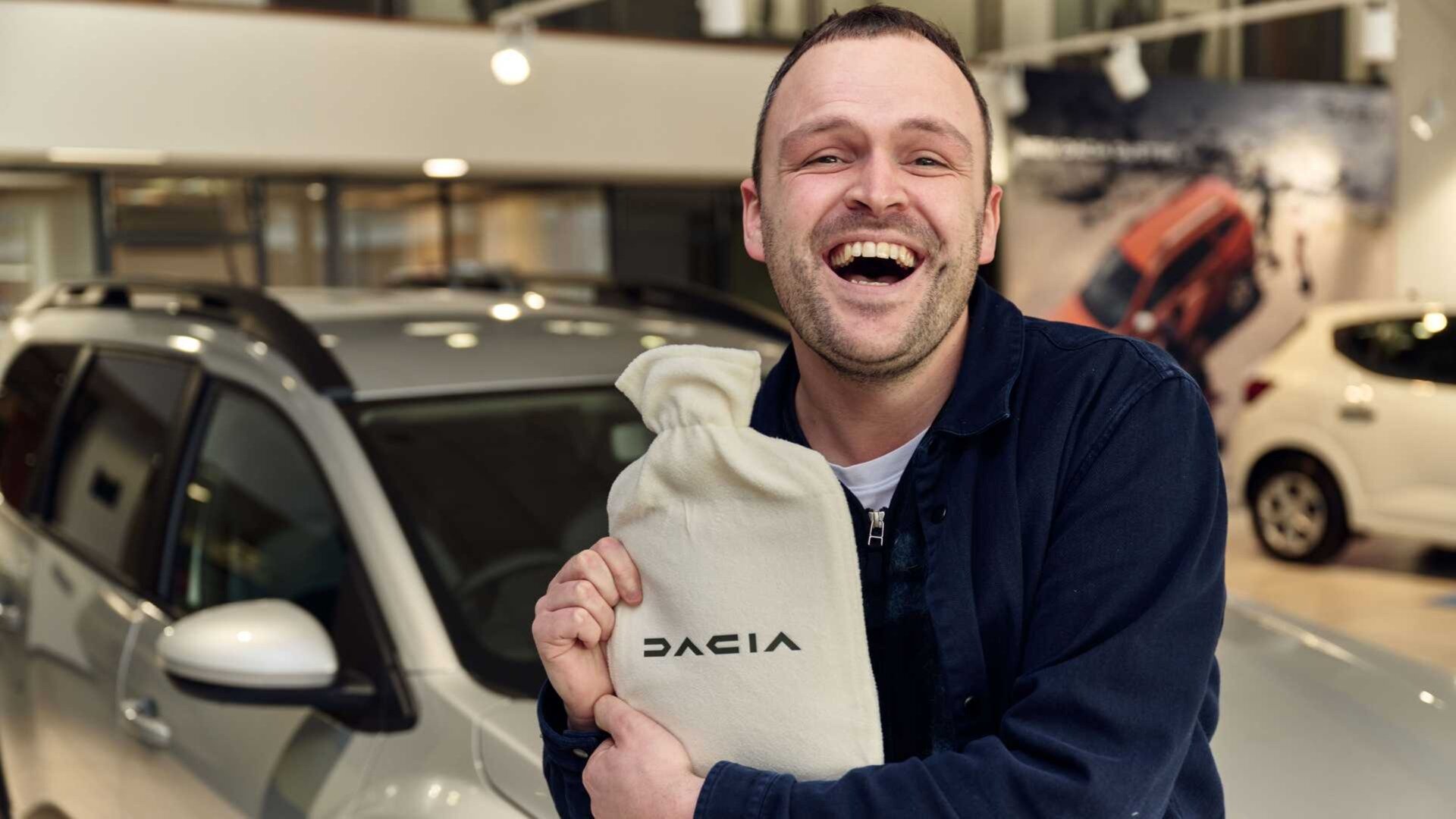 Dacia потроллит BMW, бесплатно раздав грелки для сидений