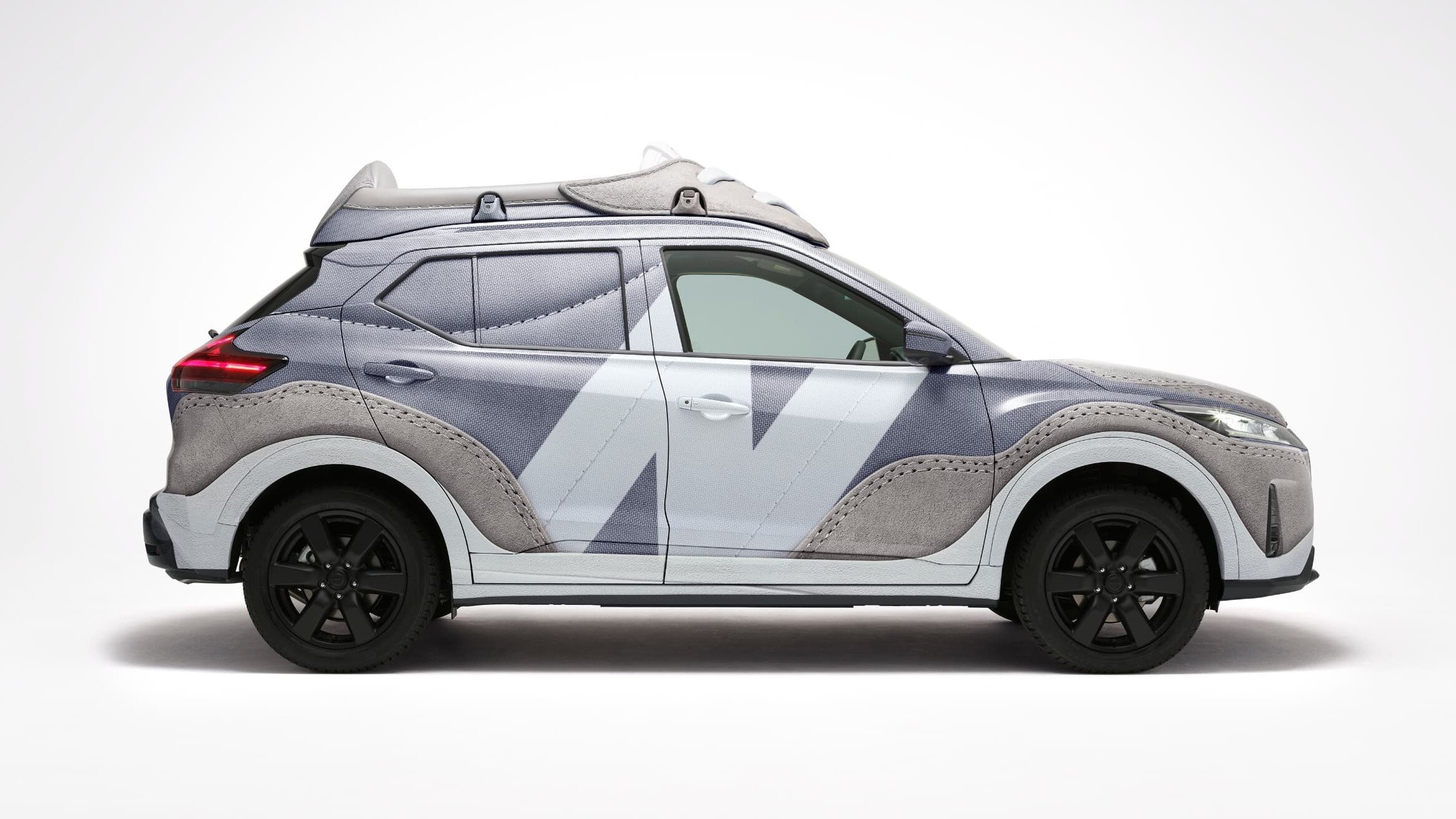 Nissan и New Balance превратили кроссовер Kicks в кроссовок