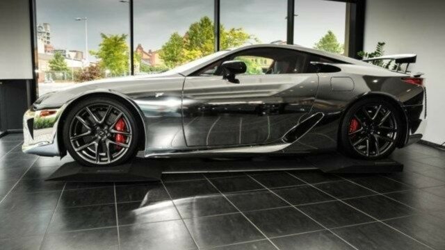 Редкий суперкар Lexus LFA не хотят покупать за миллион евро