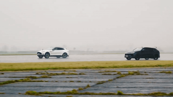 Aston Martin DBX707 обошёл в дрэге Lamborghini Urus 