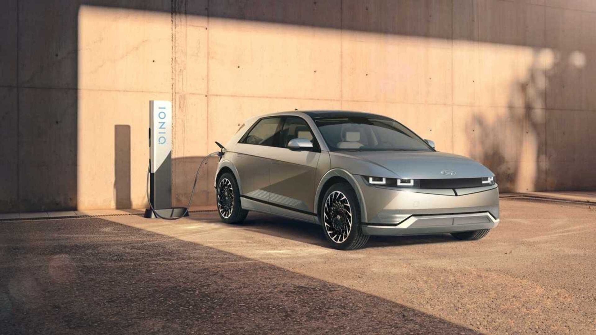 Рекламу электрокаров Hyundai и Toyota запретили по жалобам клиентов