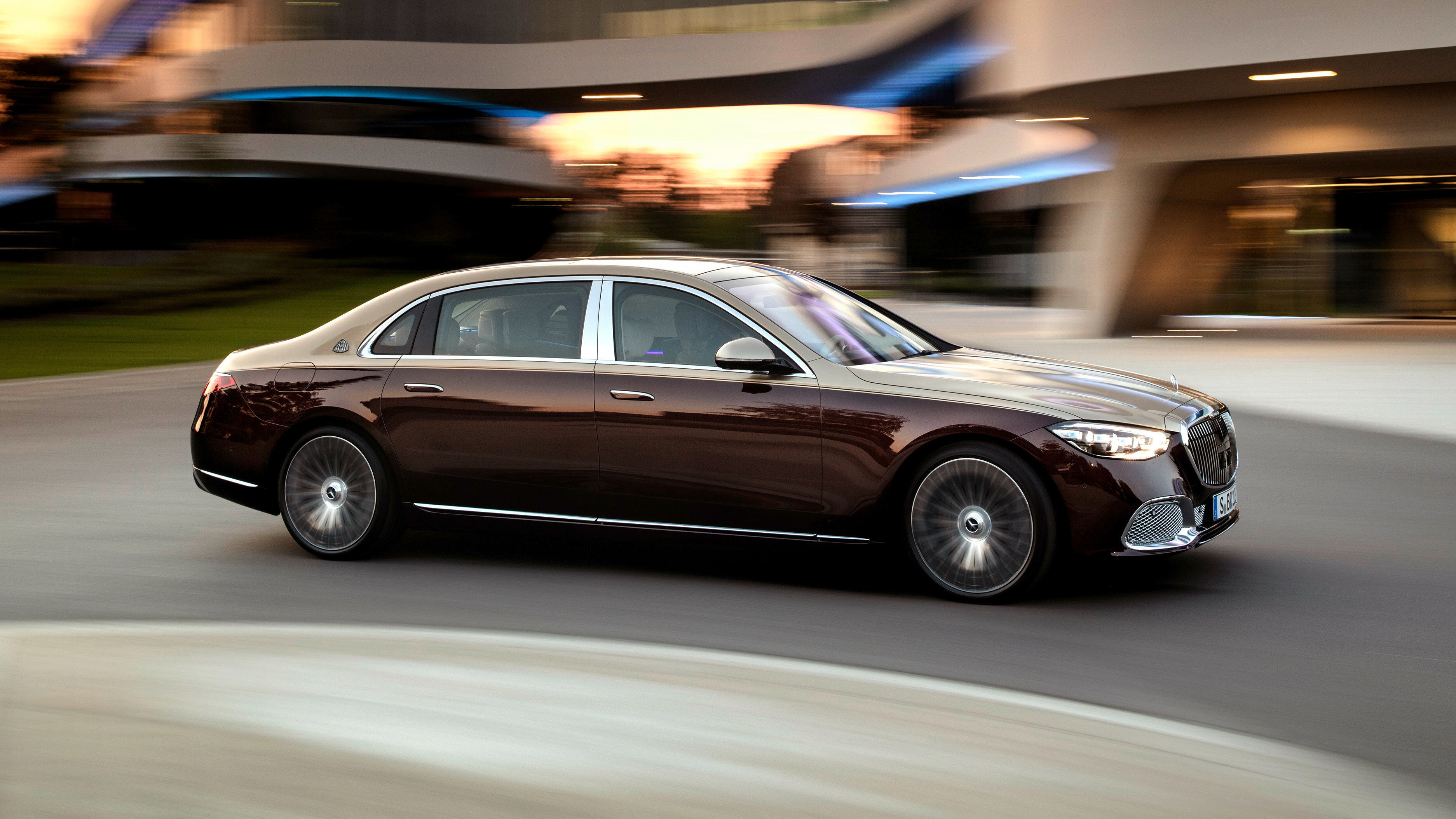 Аренда Maybach на ПМЭФ обойдётся по цене новой «Весты»