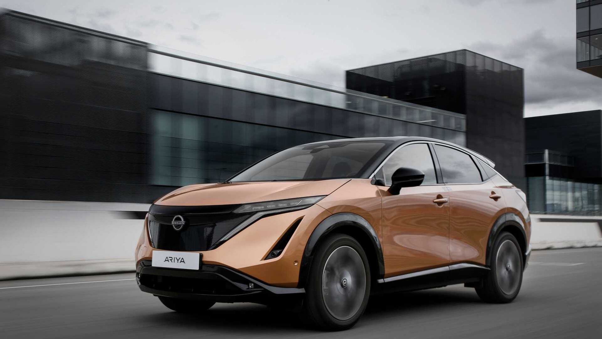 Nissan решил представить на четверть больше электромобилей до 2030 года, чем планировал ранее