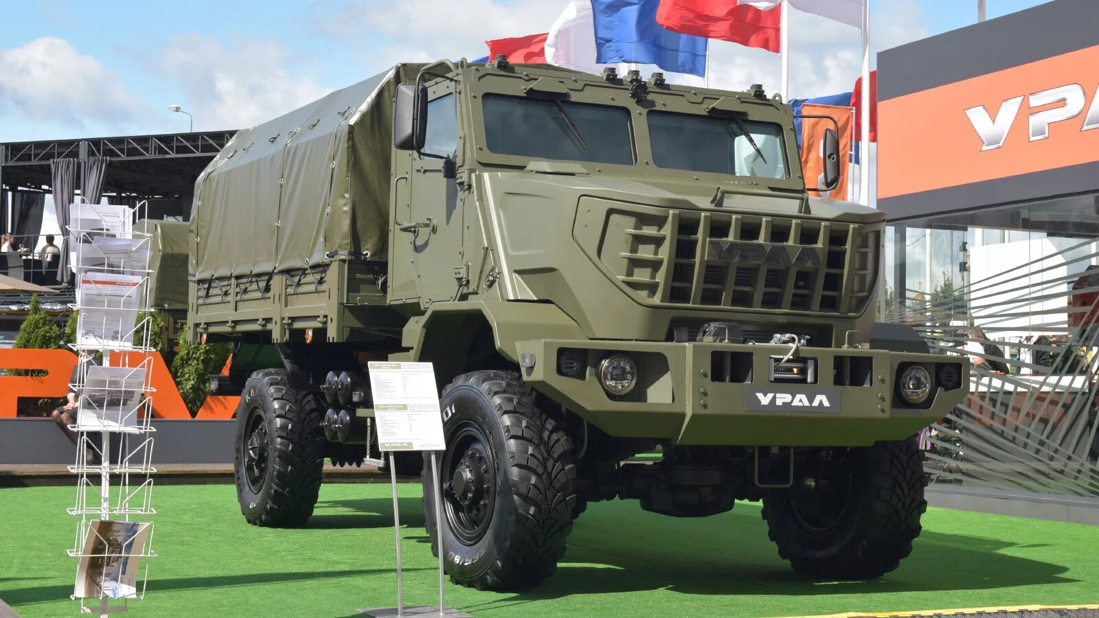 Полноприводный «Соболь», брутальный «Урал», преемник УАЗа и другие новинки форума «Армия-2021»