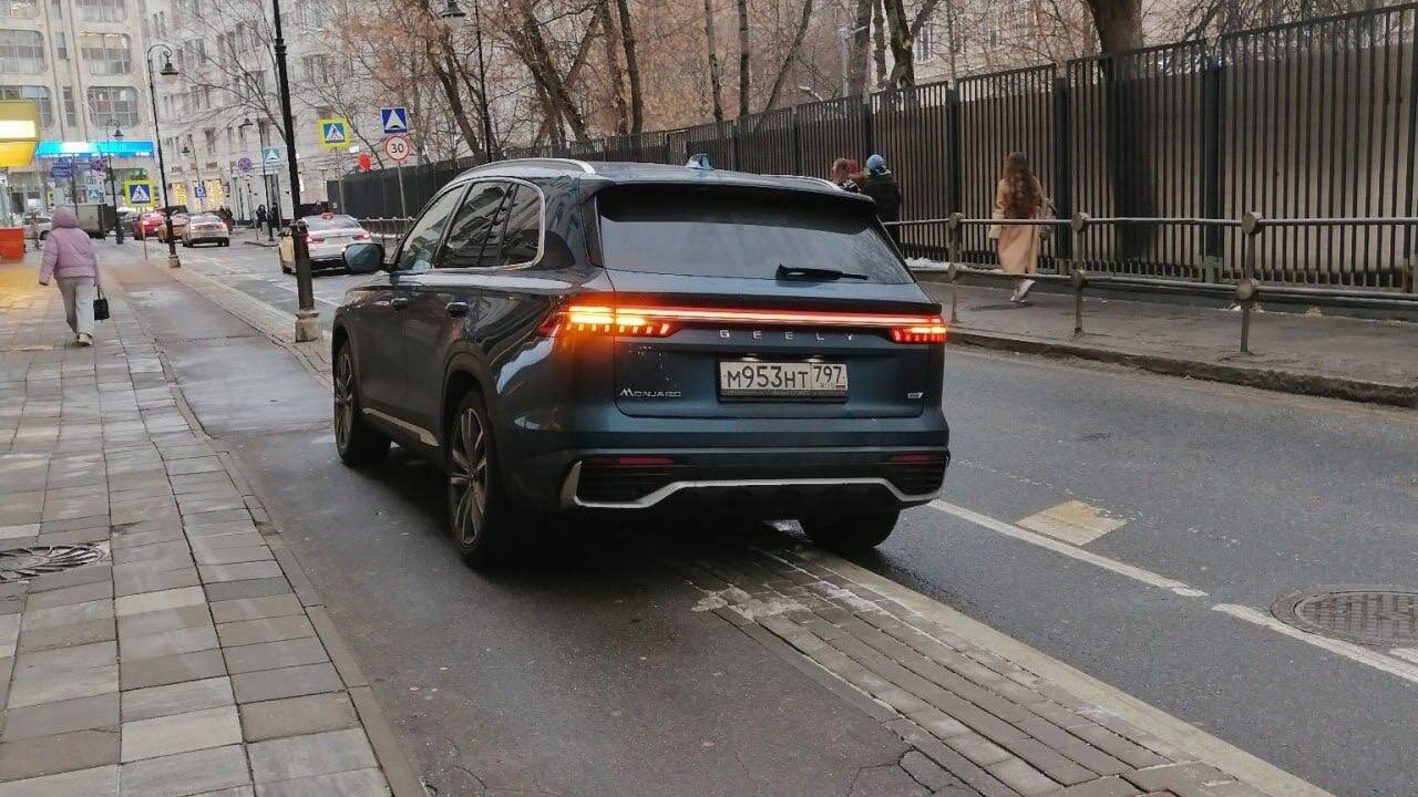 В Москве за месяц 3,5 тысячи водителей оштрафовали за парковку на велодорожках