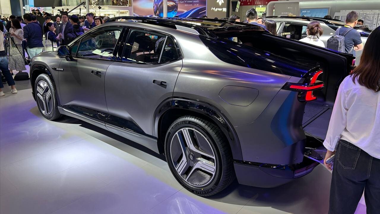 Changan запустил производство кроссовера-трансформера, который может превращаться в пикап