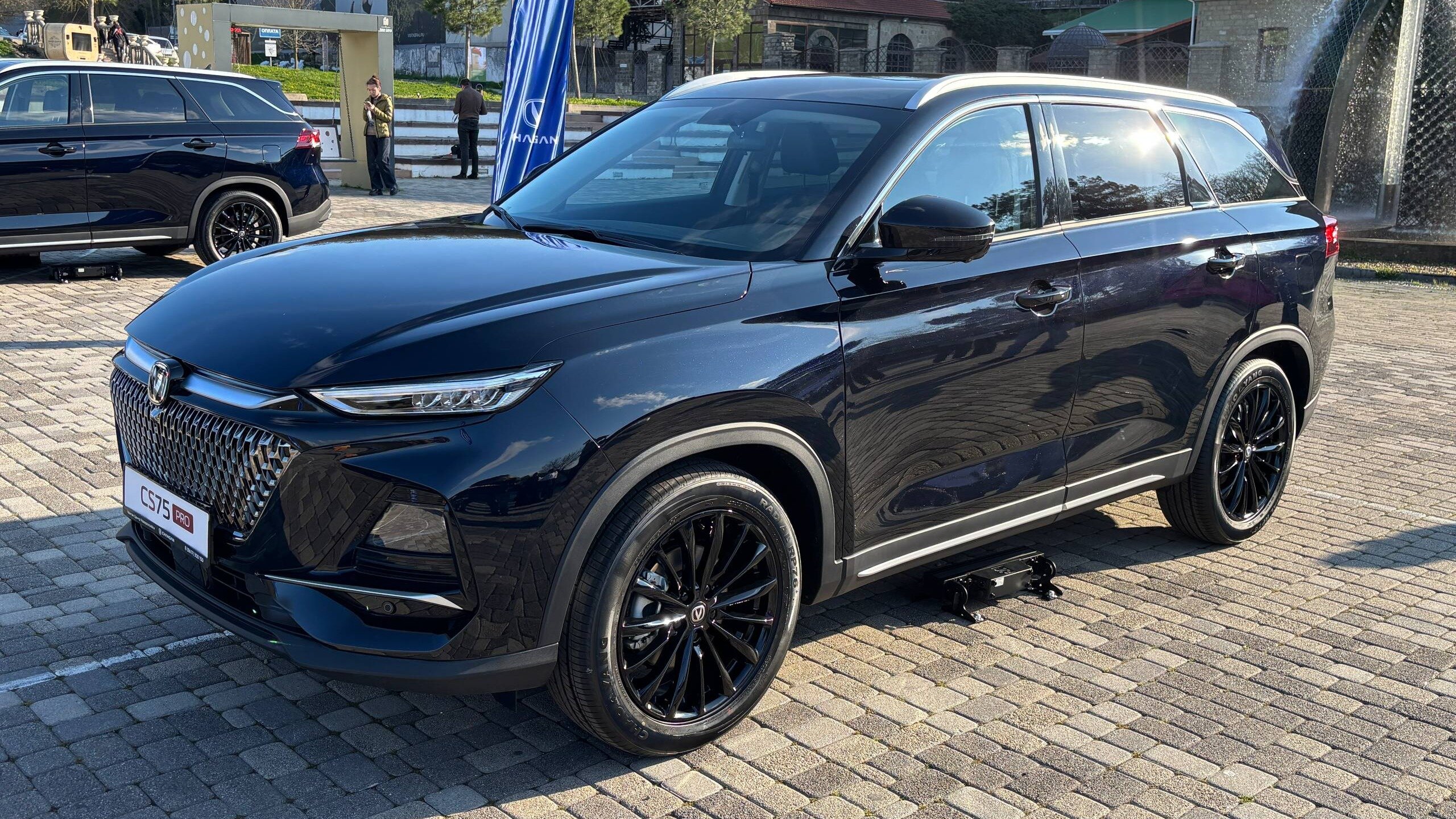 В России стартовали продажи 7-местного кроссовера Changan CS75 Pro