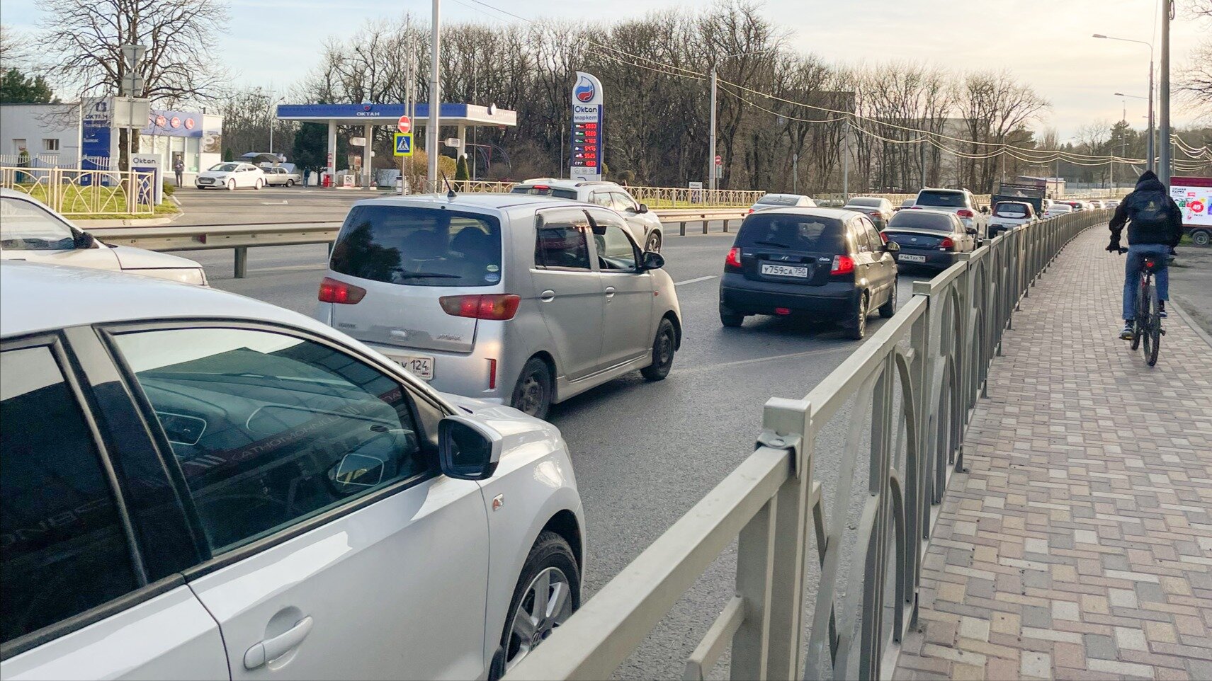 Бензин на бирже резко подешевел на фоне ограничений на вывоз
