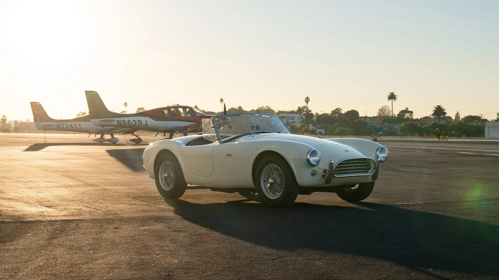 Редкий родстер Shelby Cobra из 1960-х хотят продать за 1,4 миллиона долларов
