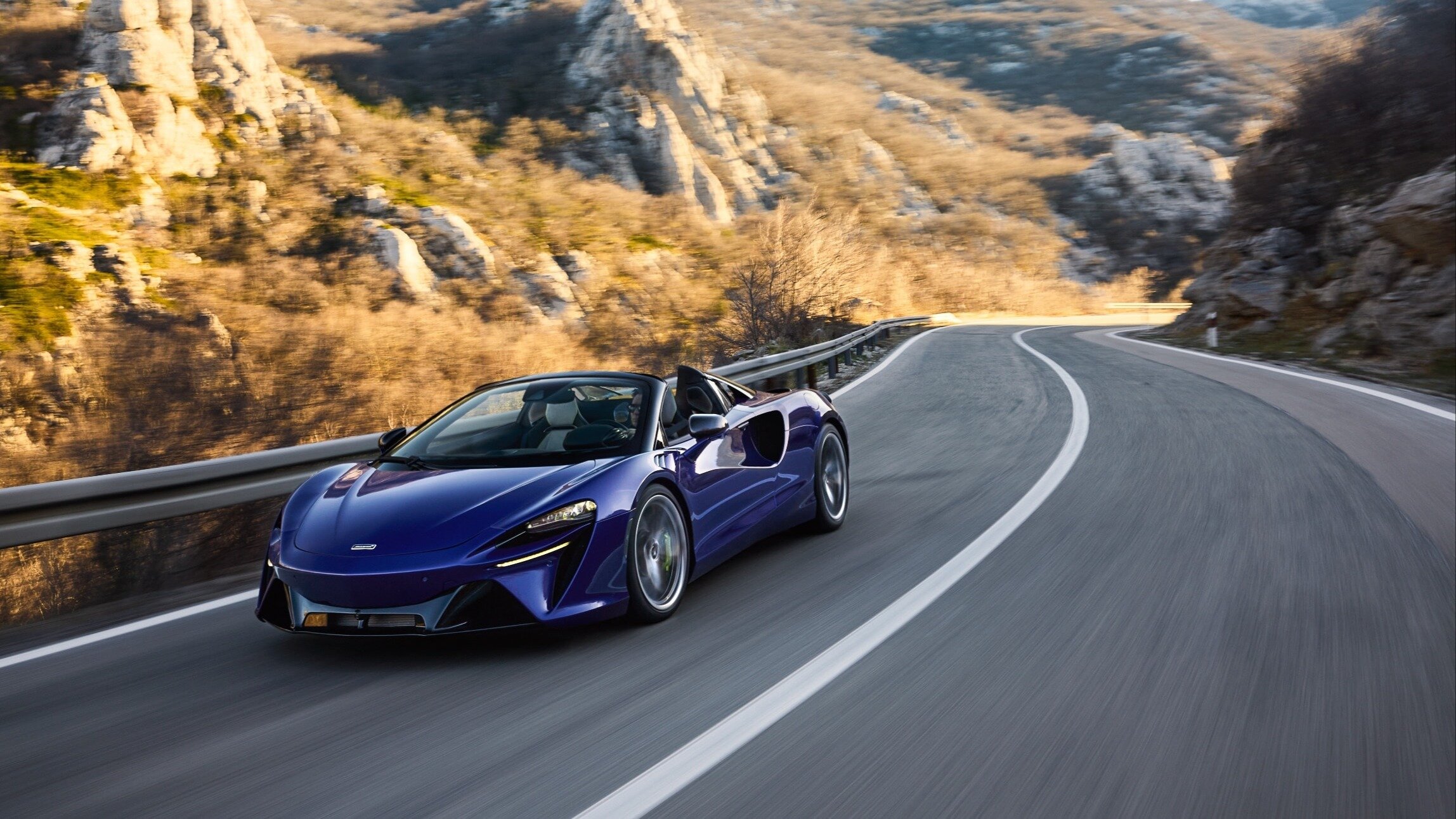 Представлен гибридный спайдер McLaren Artura с форсированным мотором