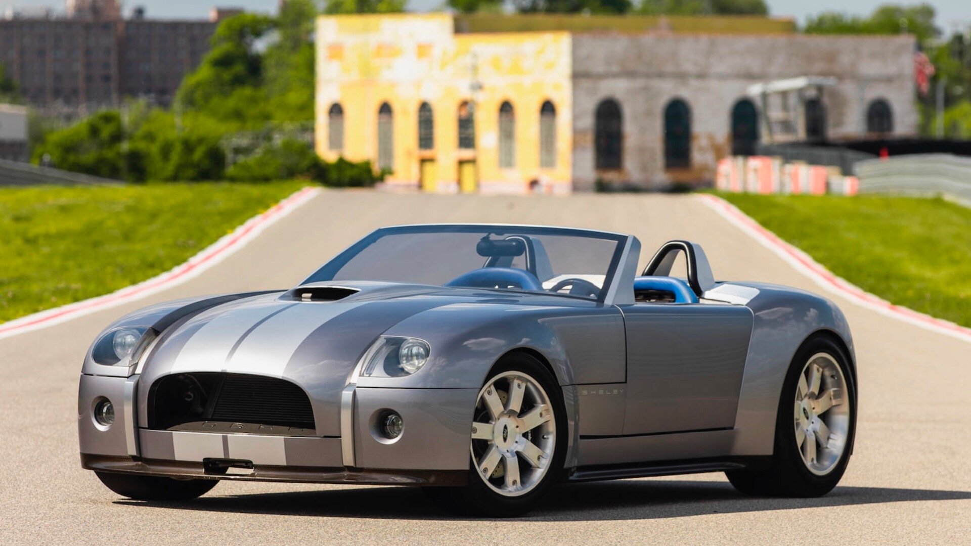 С молотка уйдёт уникальный концепт Ford Shelby Cobra с 10-цилиндровым мотором