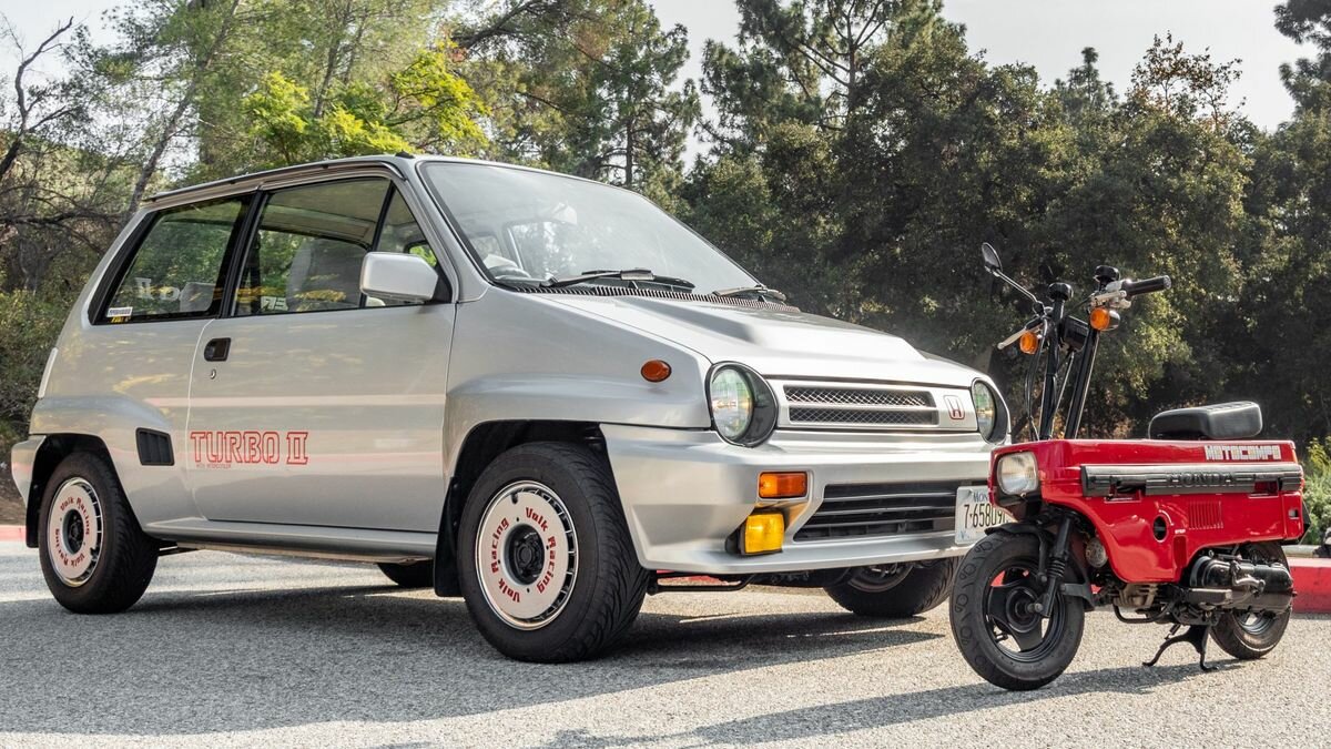 «Горячую» Honda City с мотороллером в багажнике выставили на аукцион