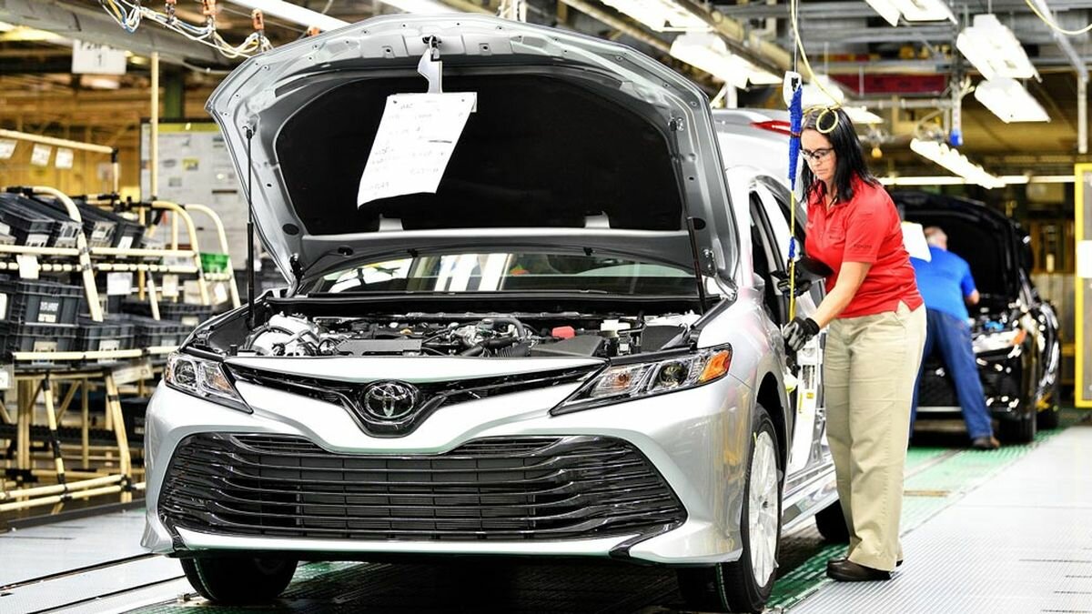 Toyota приостановит завод и прекратит ввоз машин в Россию с 4 марта