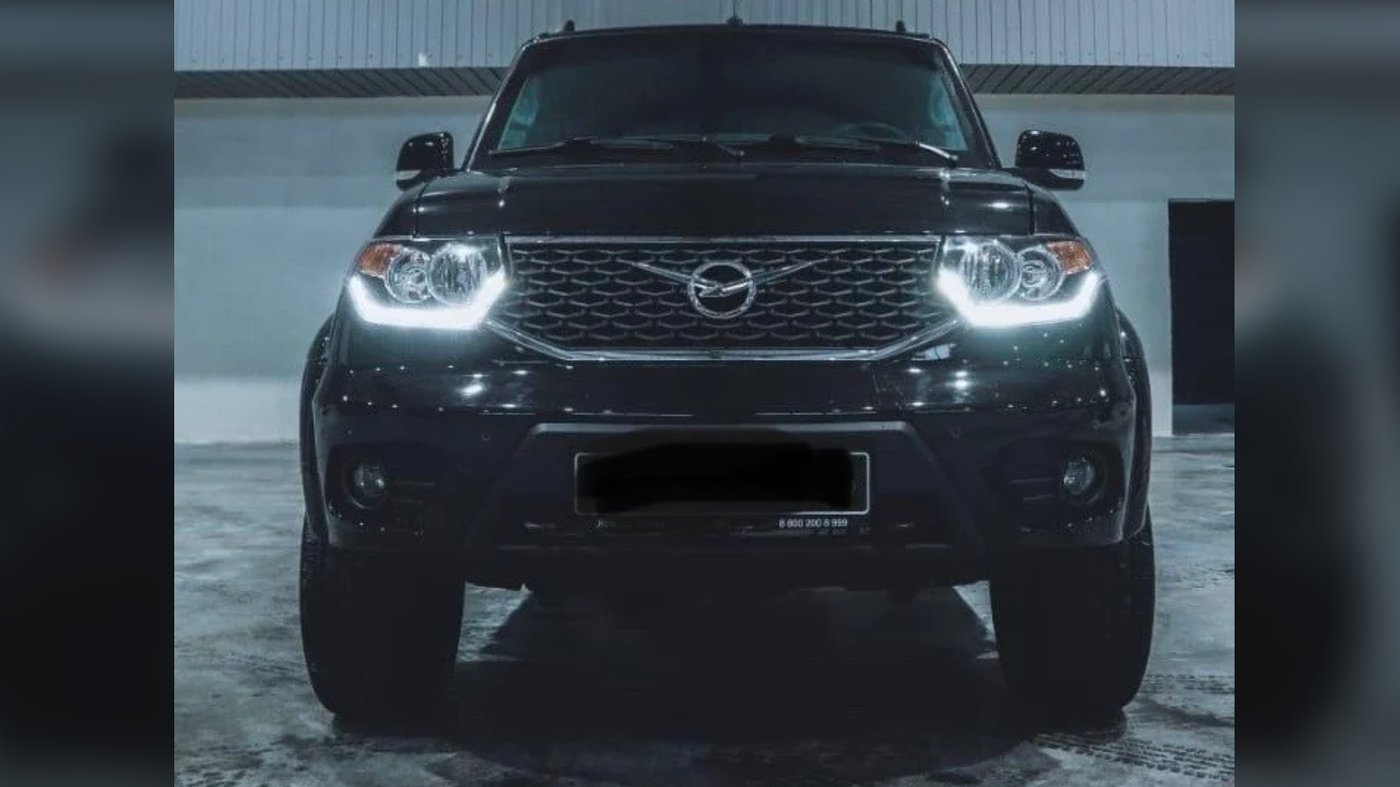 В России обнаружен самый дорогой УАЗ Патриот: он стоит как Toyota Land Cruiser 200