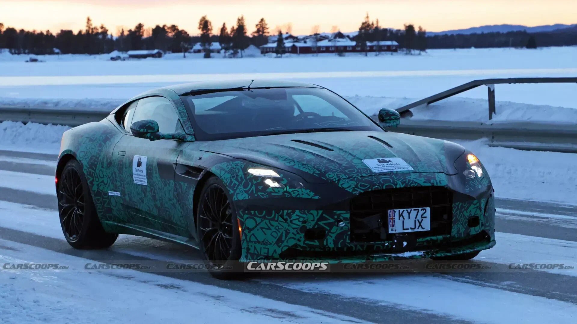 Новый суперкар от Aston Martin: первые фото