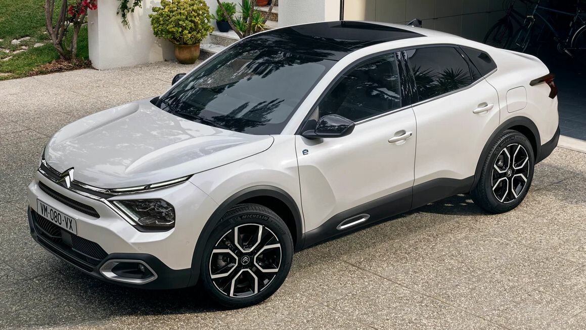 У Citroen появился купеобразный кроссовер на батарейках: 136 сил и запас хода 360 километров