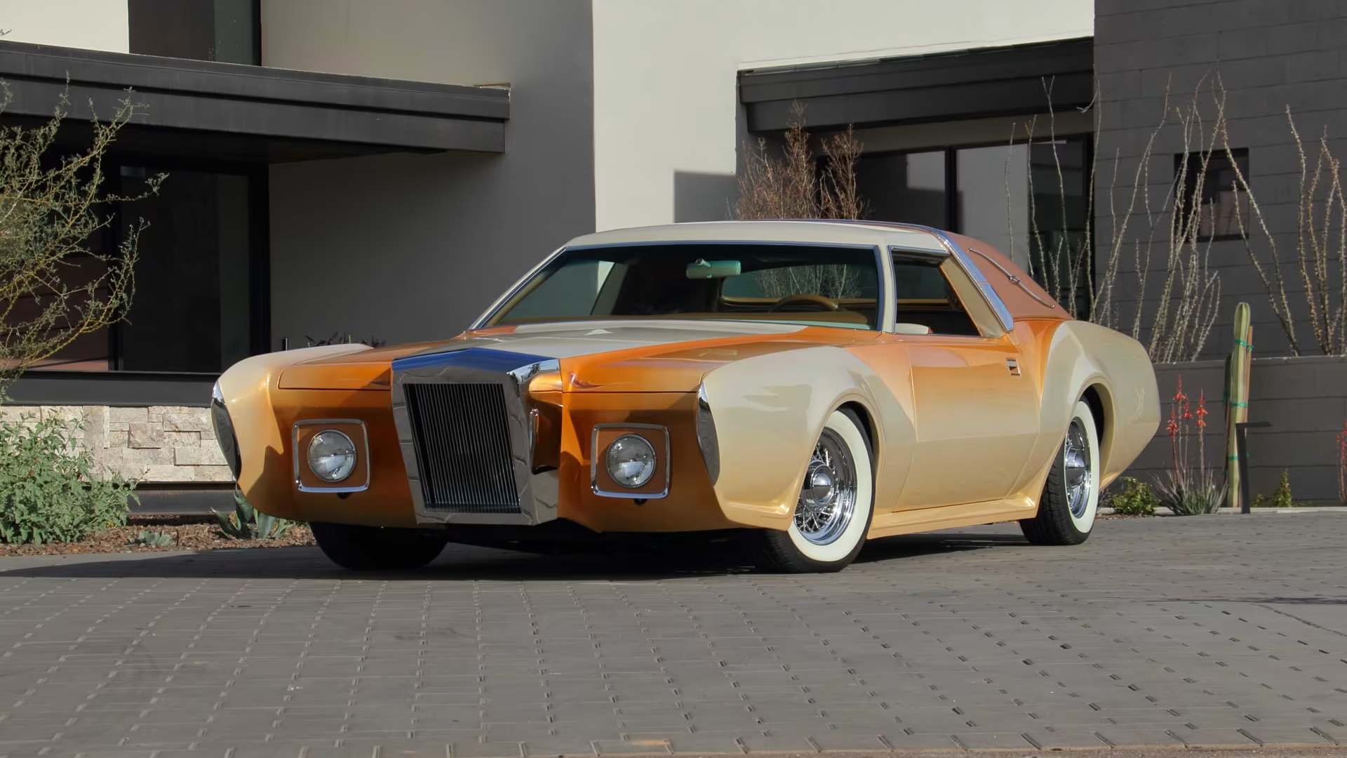 Отделанный гранитом очень редкий кастом на базе Lincoln Continental уйдёт с молотка
