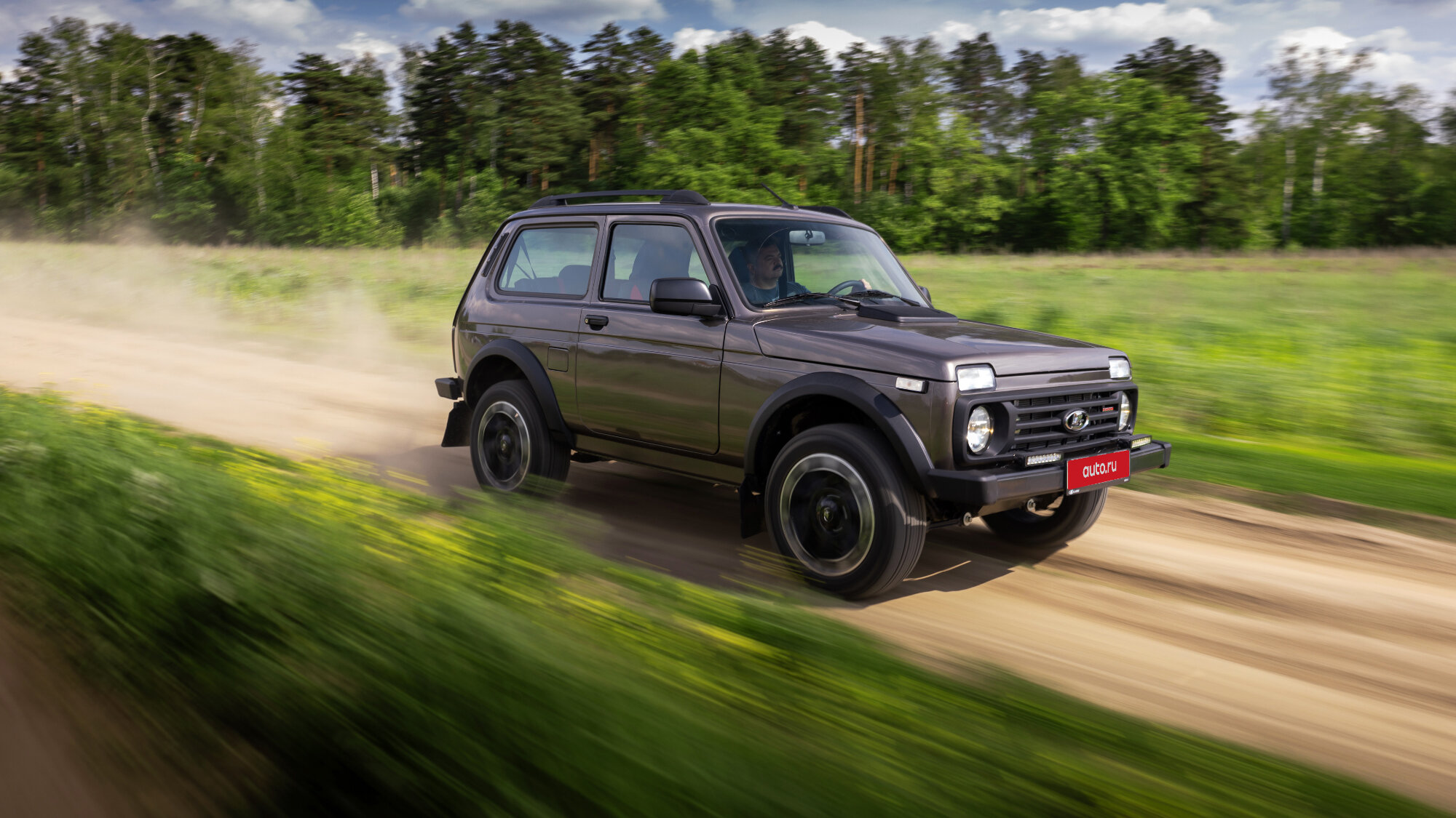 Мчит или ломается? Первый тест серийной Lada Niva Sport c «шеснарём» и доработками