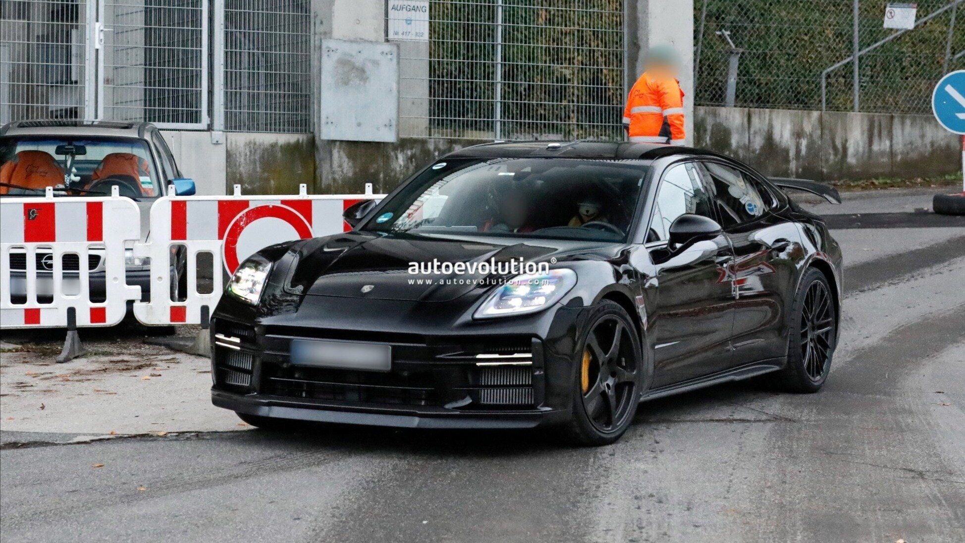 Мощнейший Porsche Panamera заметили на тестах