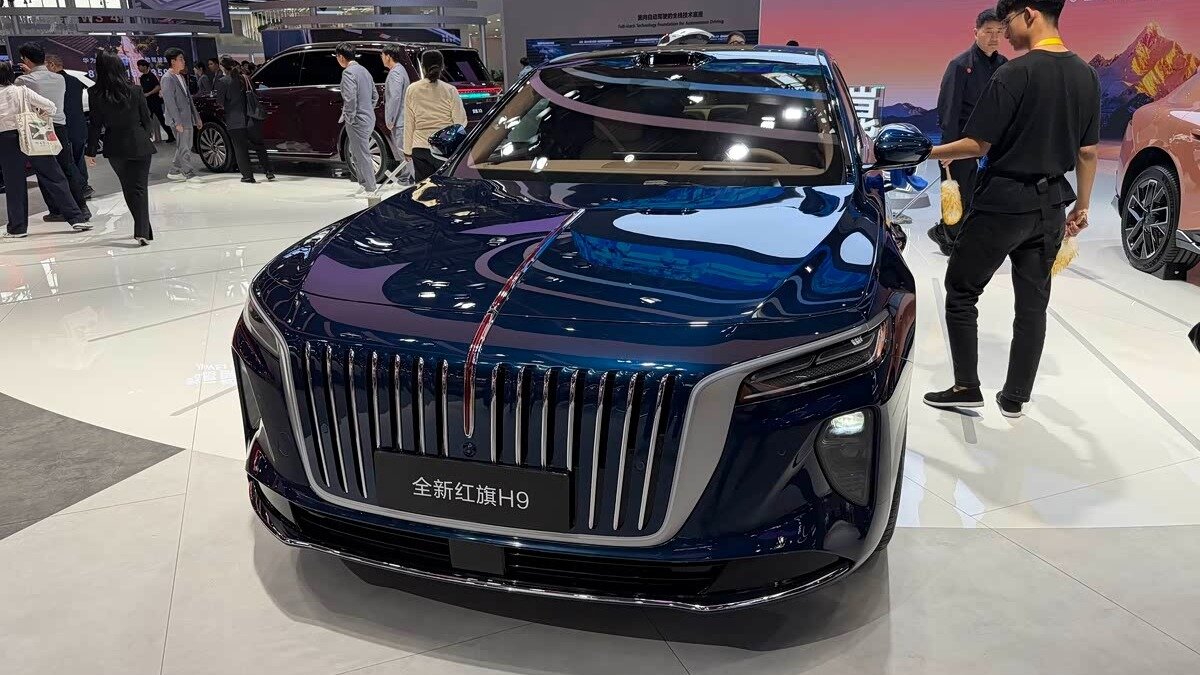 Большой седан Hongqi H9 обновился: у него новый дизайн и лидар на крыше