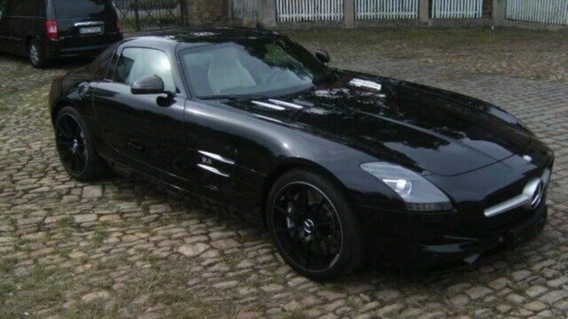 На Авто.ру продают 11-летний Mercedes-Benz SLS AMG в коллекционном состоянии
