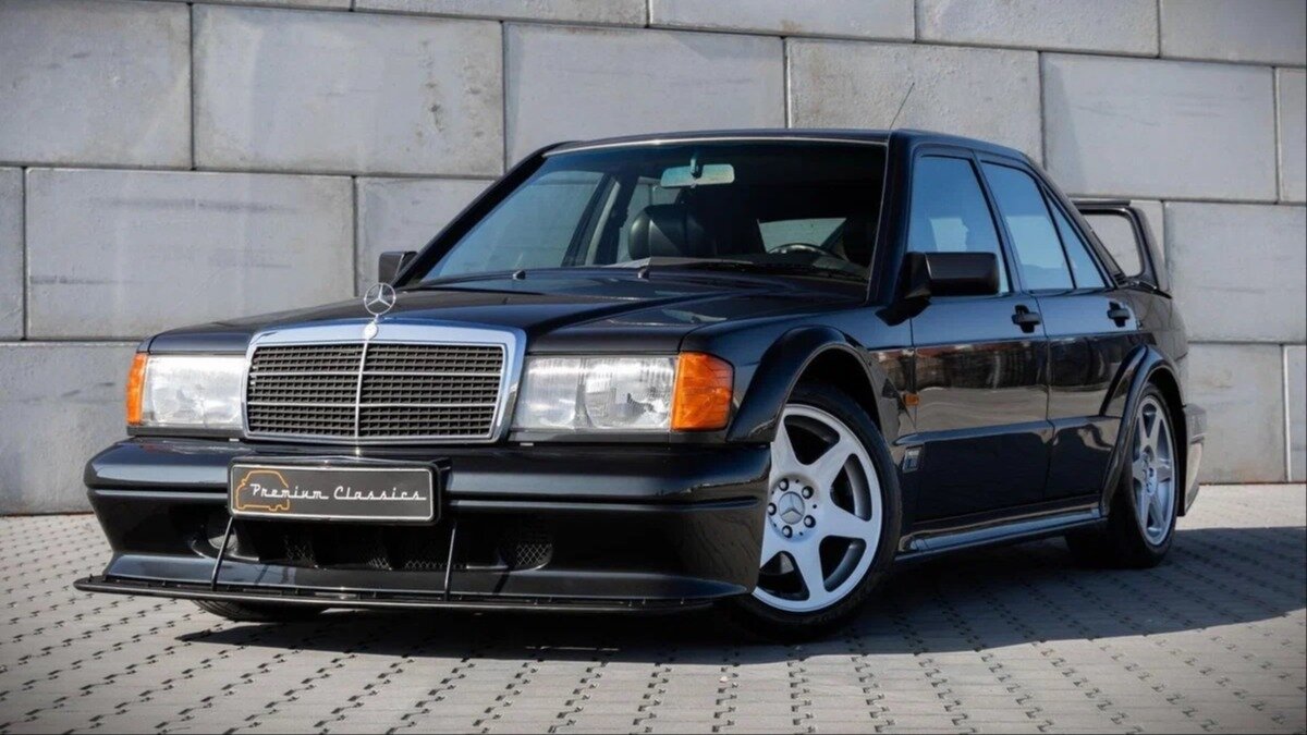 Культовый Mercedes-Benz 190E Evo II продают в России за 49,8 миллиона рублей