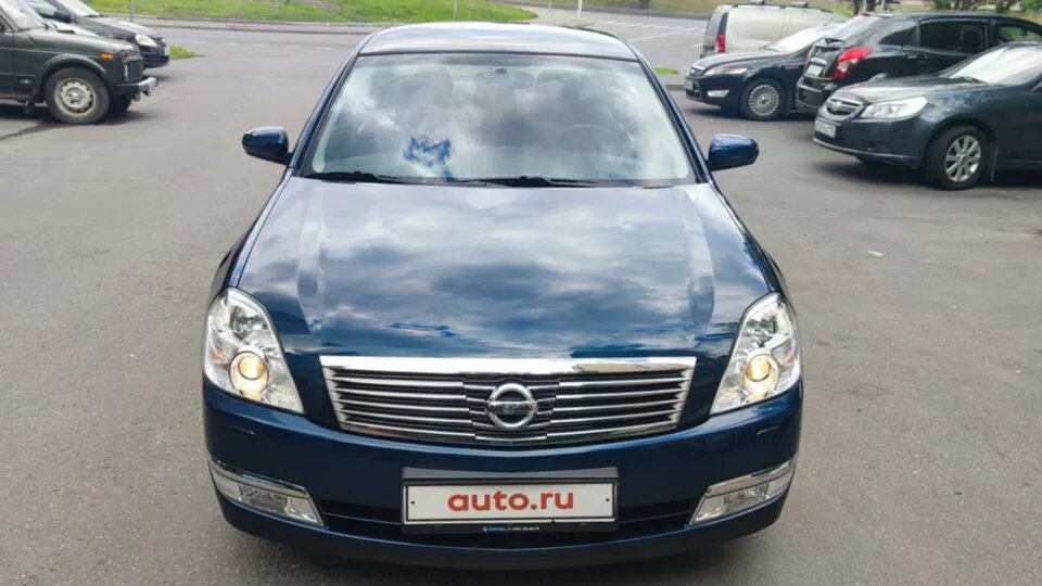 В России продают 16-летний седан Nissan Teana с мизерным пробегом