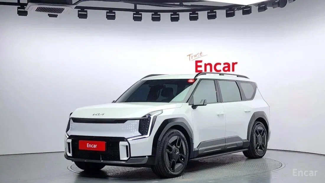 Большой электрокроссовер Kia EV9 появился в продаже в России 