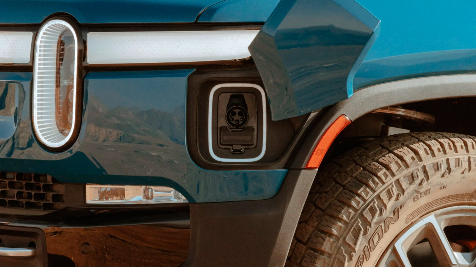 Rivian согласился перейти на зарядный стандарт Tesla вслед за Ford и General Motors