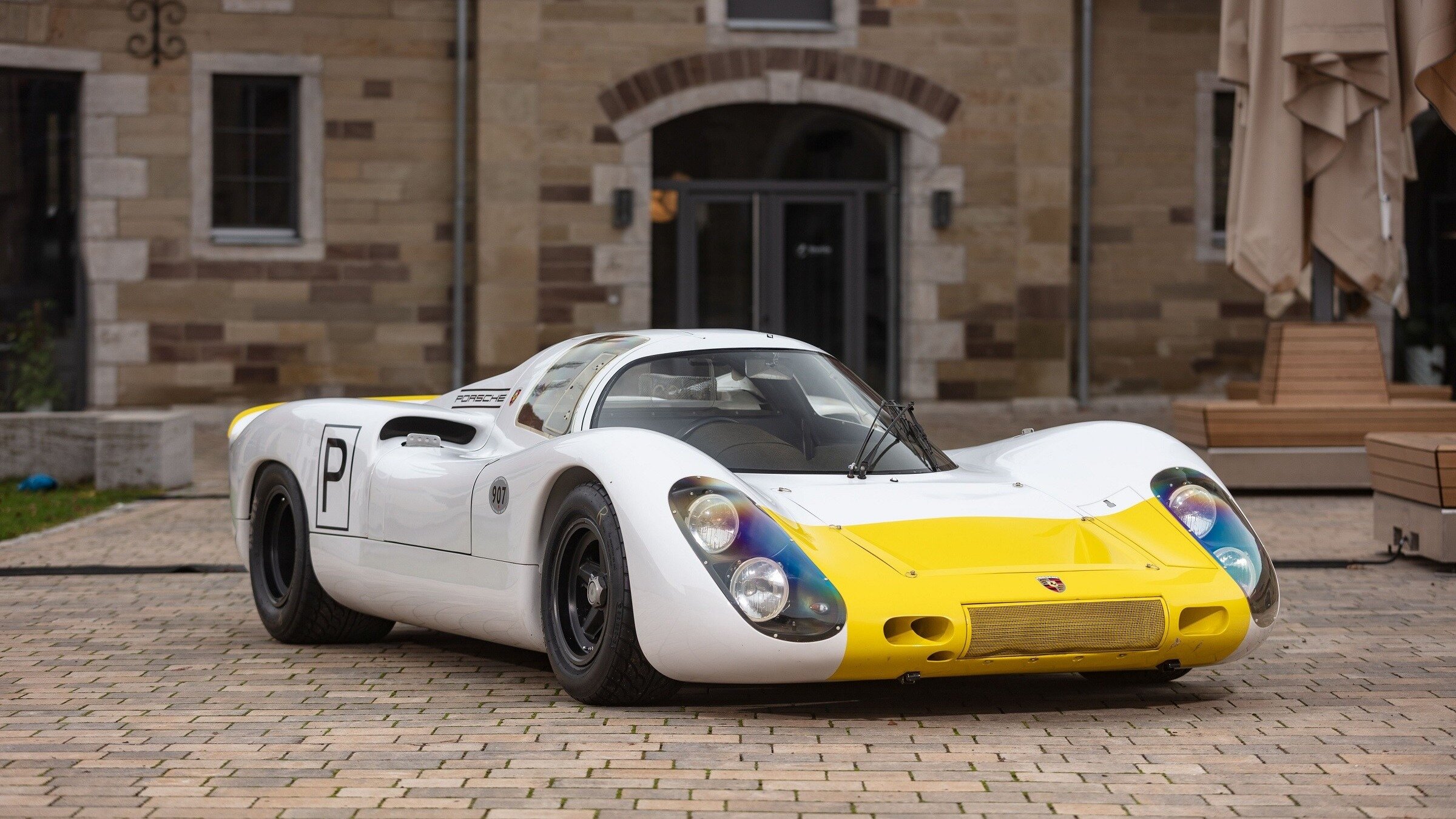 На продажу выставили гоночный Porsche 907, который никогда не побеждал. За него могут выложить полмиллиарда рублей