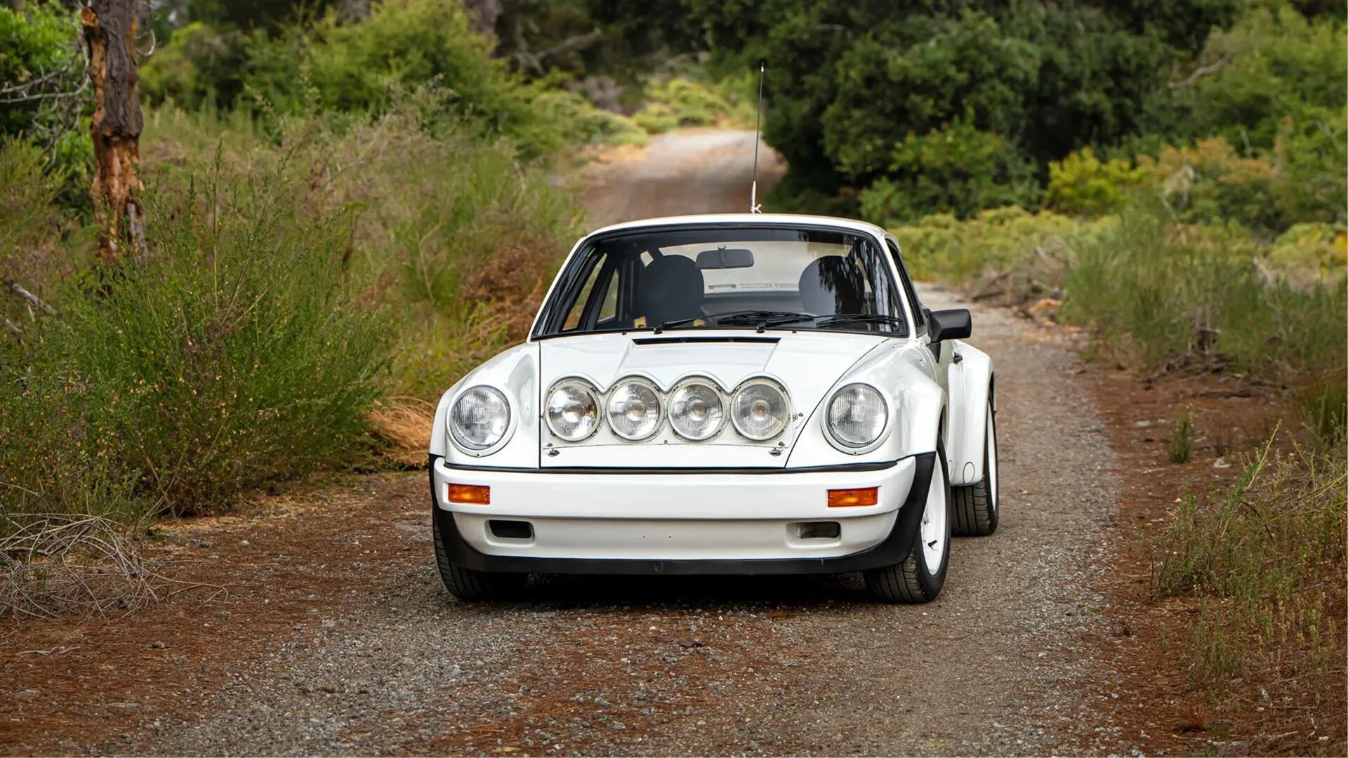 С молотка уйдёт последний раллийный Porsche 911 SC/RS