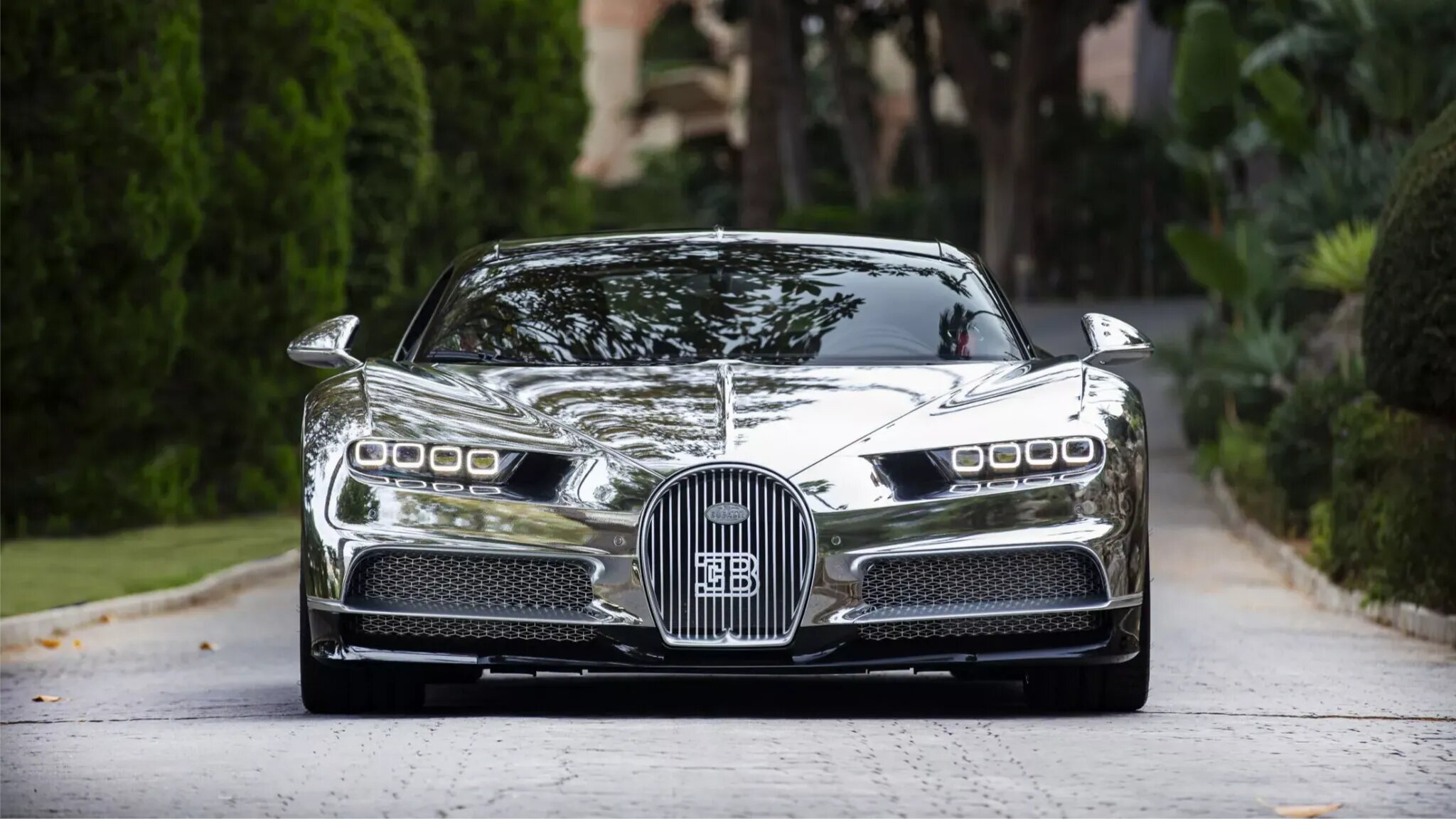 За «зеркальный» Bugatti Chiron рассчитывают выручить на аукционе до 3,5 миллиона евро