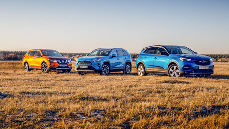 Свободная касса: Opel Grandland X против Toyota RAV4 и Nissan X-Trail