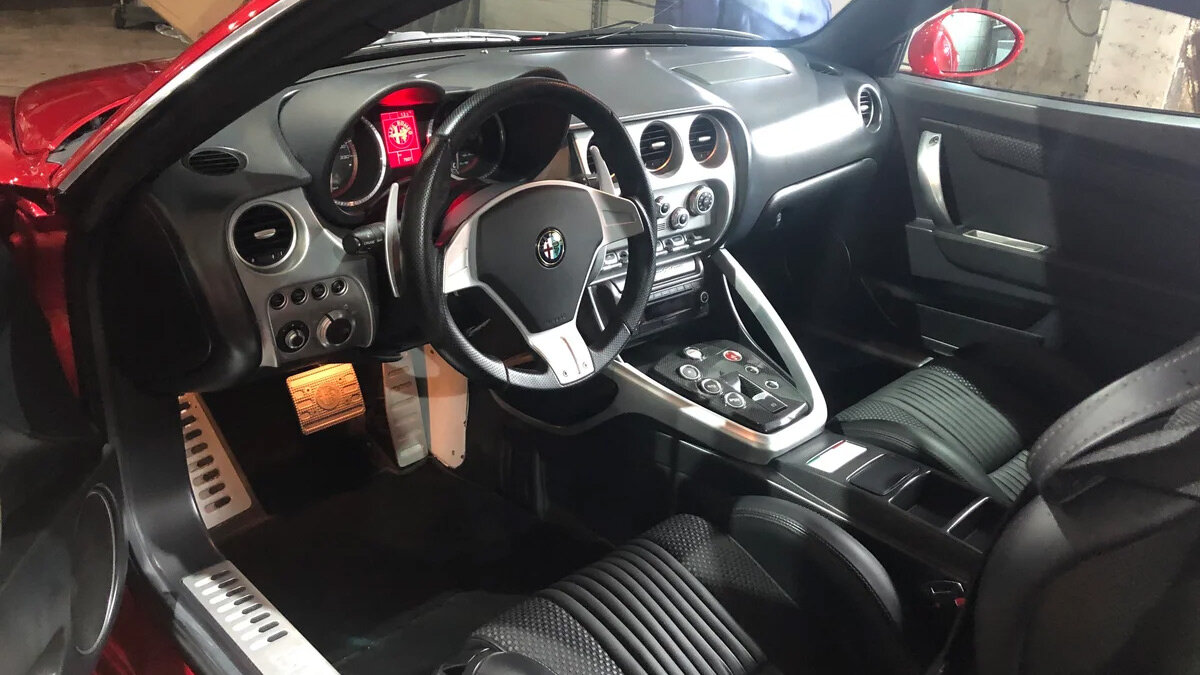Единственное в России купе Alfa Romeo 8C Competizione продают дороже нового Bentley