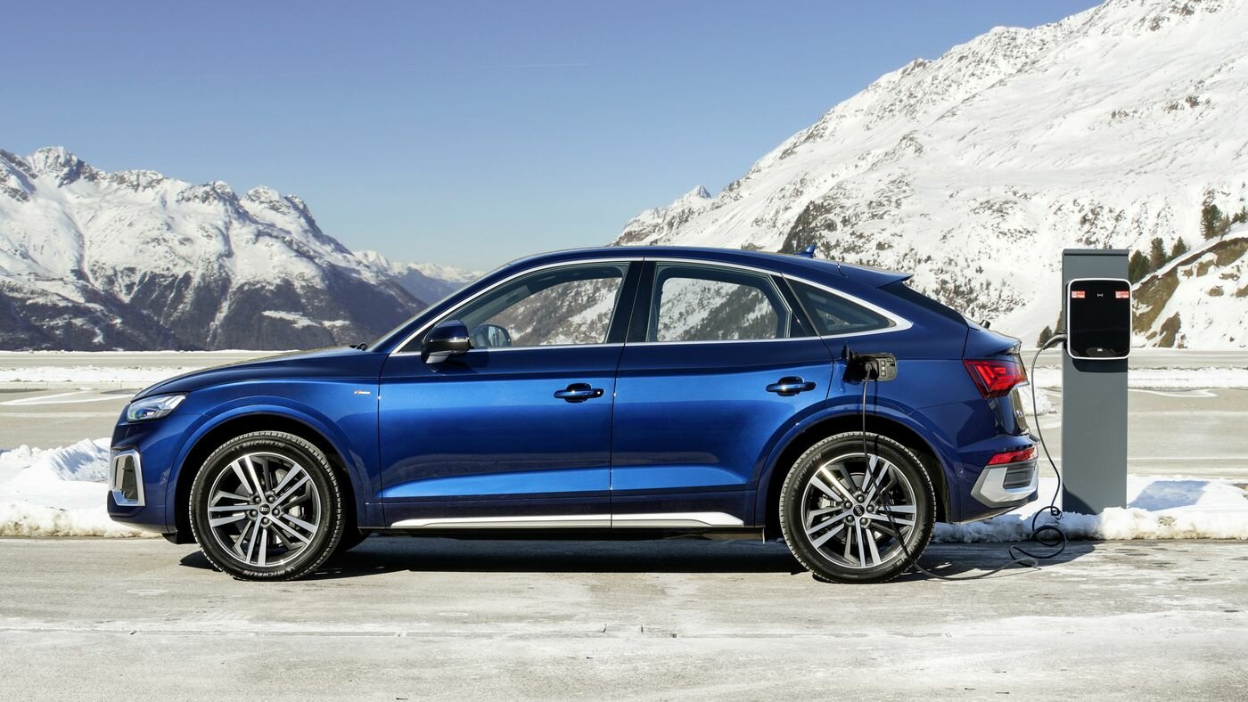 Трём гибридам Audi увеличили запас хода на электротяге до 91 км, не меняя размер батареи