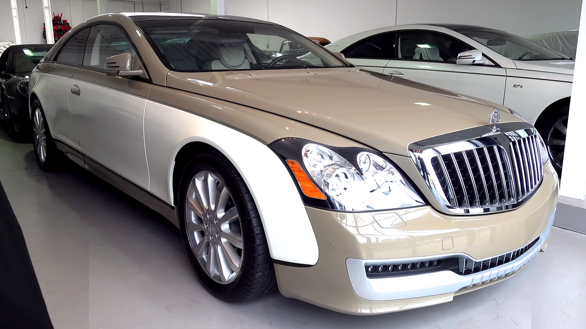 С красной кнопкой: всю роскошь купе Maybach для Каддафи показали на видео
