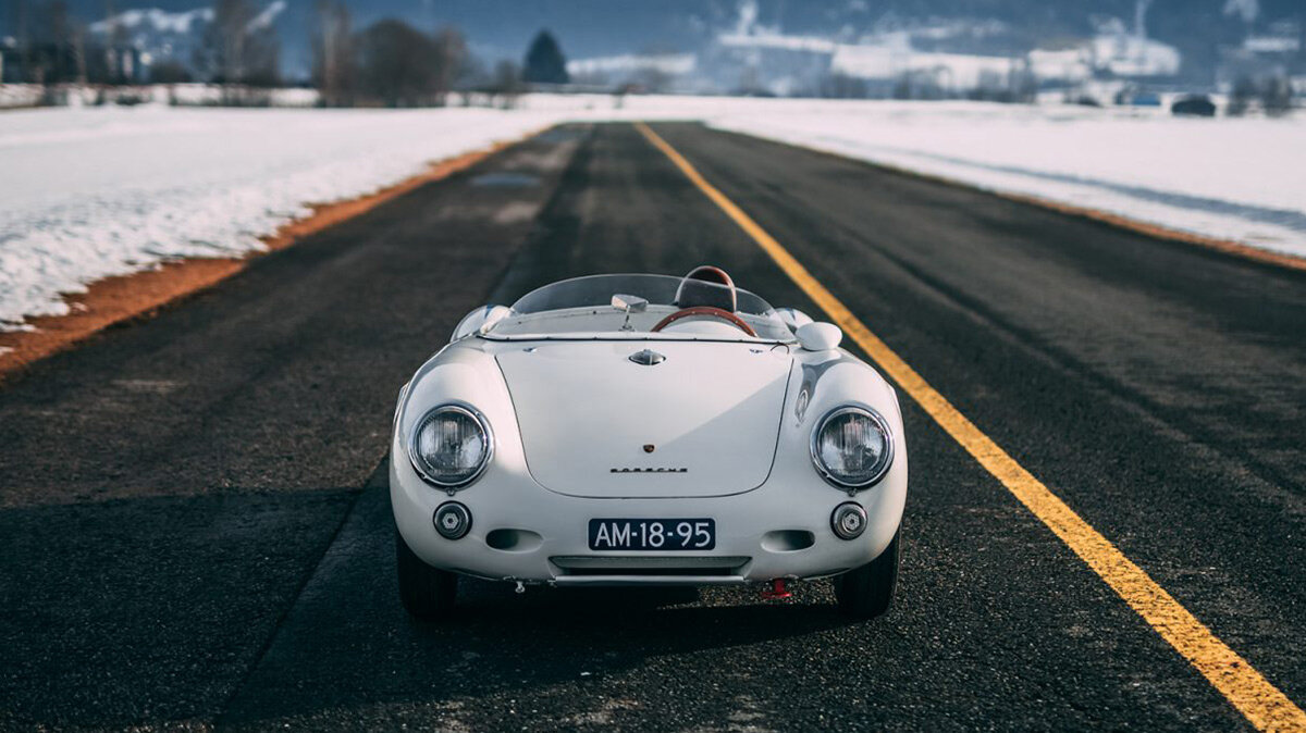 Дедушка гоночных Porsche, который не простаивает в гараже: фотопост
