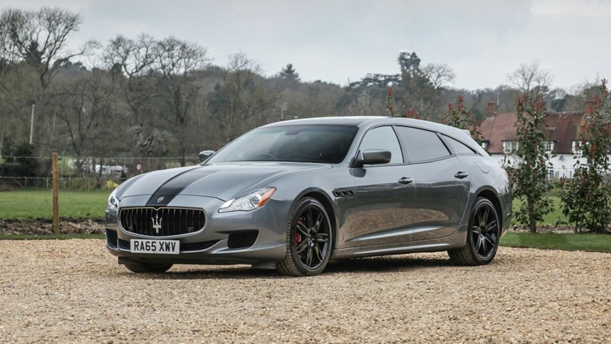 На продажу выставлен уникальный универсал Maserati Quattroporte. Его оценивают в 8 миллионов рублей