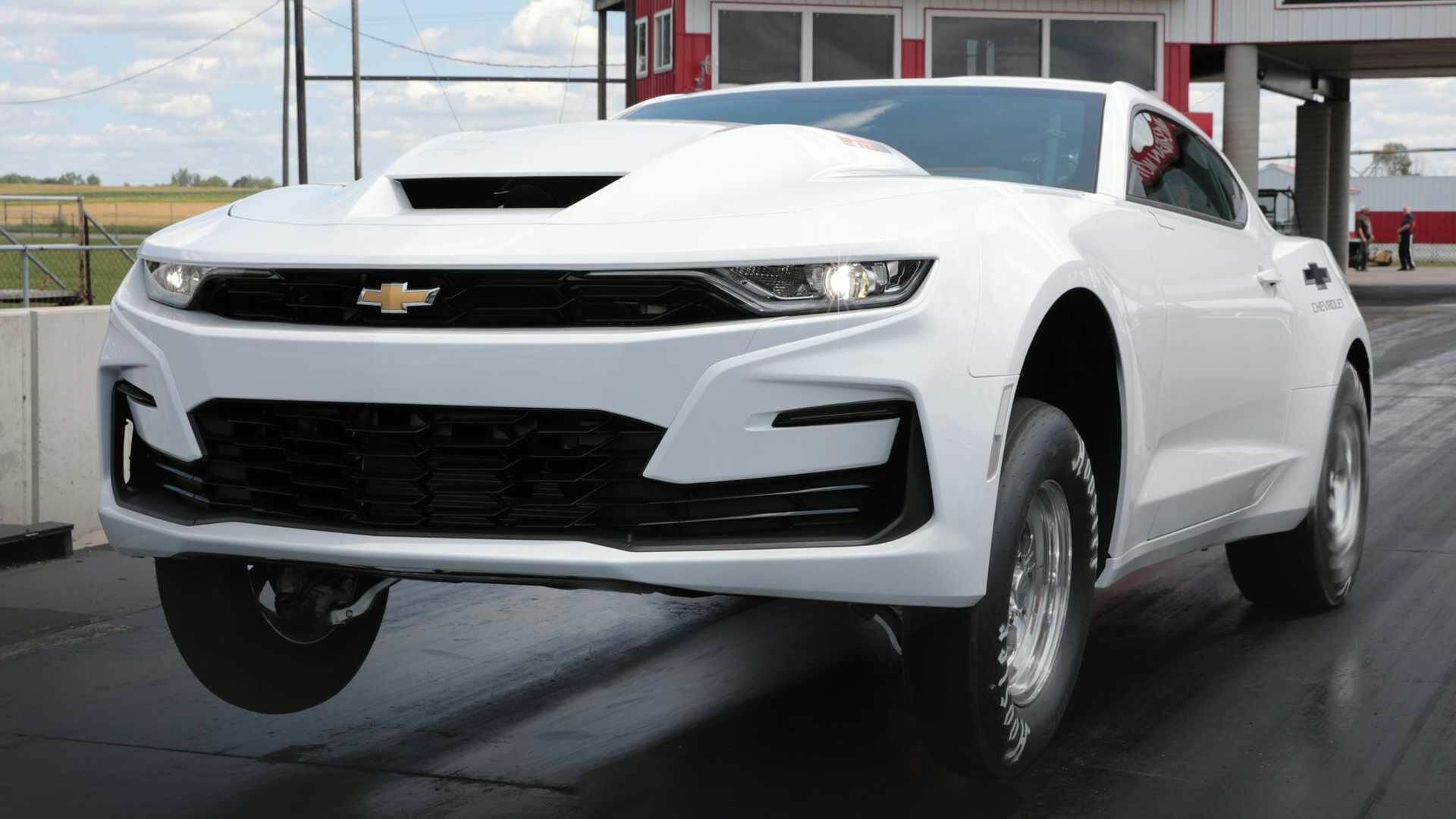 Представлен Chevrolet Camaro с 9,4-литровым двигателем V8. Это дрэговая версия COPO