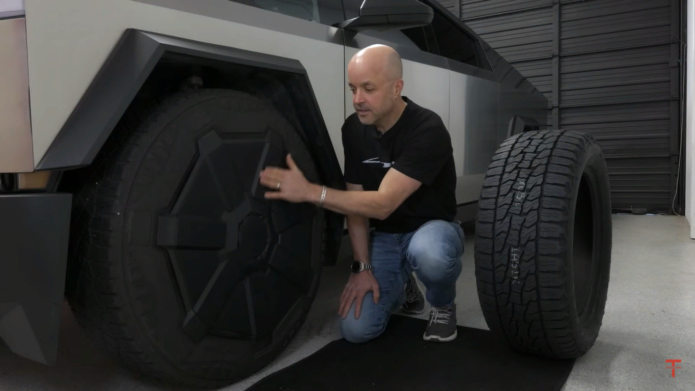 Пикап Tesla Cybertruck повреждает собственные шины из-за просчёта в конструкции
