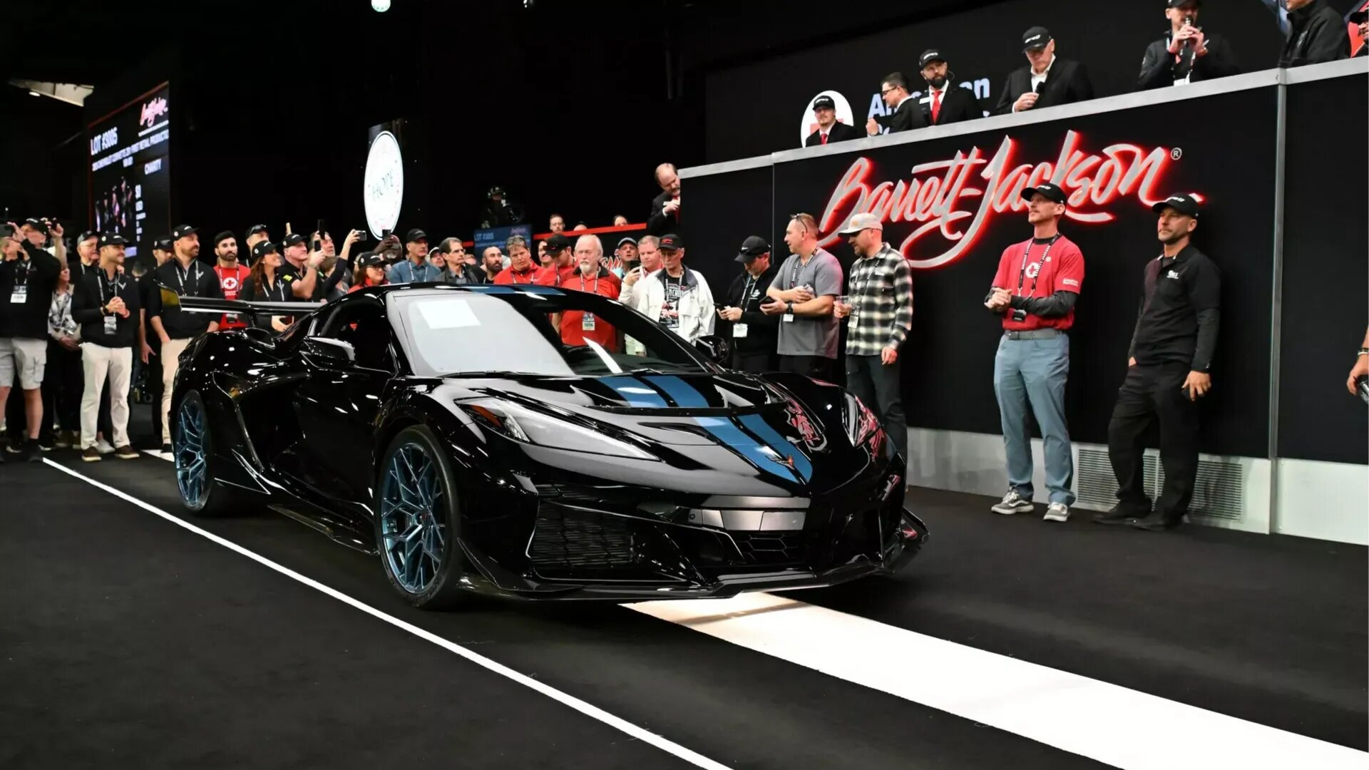Первый суперкар Chevrolet Corvette ZR1 продали дороже Bugatti Chiron