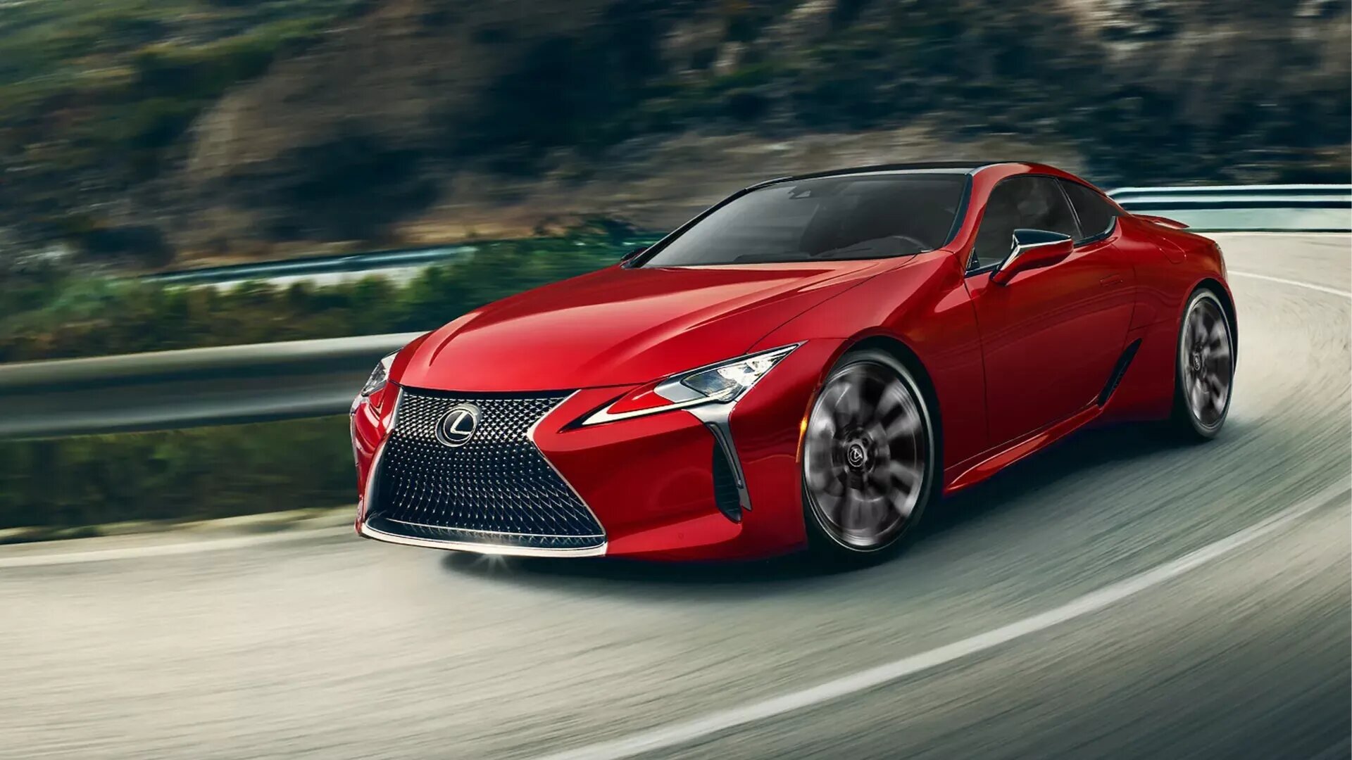Lexus представил модернизированные купе и кабриолет LC