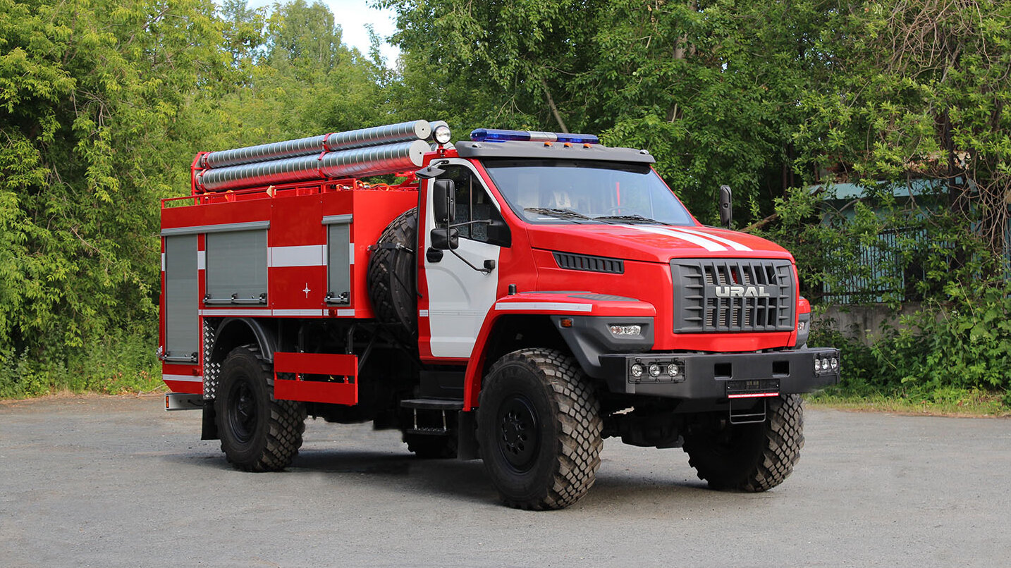 Пожар в промзоне Бронниц потушен: горели машины и топливо