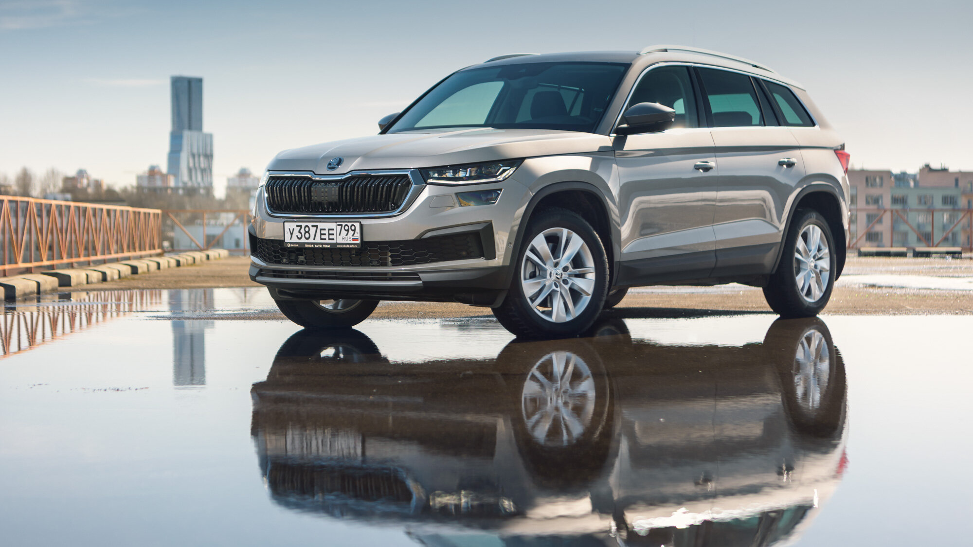 Матричные фары и двухспицевый руль: первый тест обновлённого Skoda Kodiaq